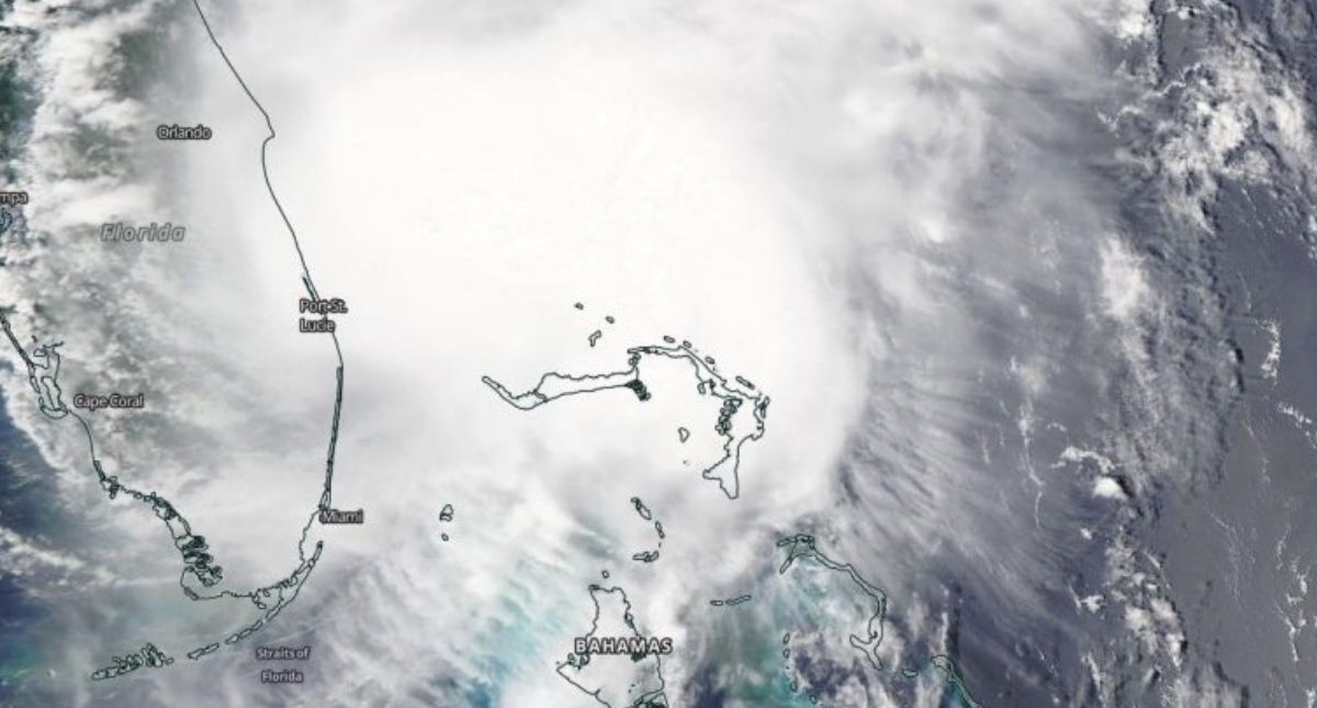 Isaías recupera fuerza como huracán y se dirige a Carolina del Norte y Sur