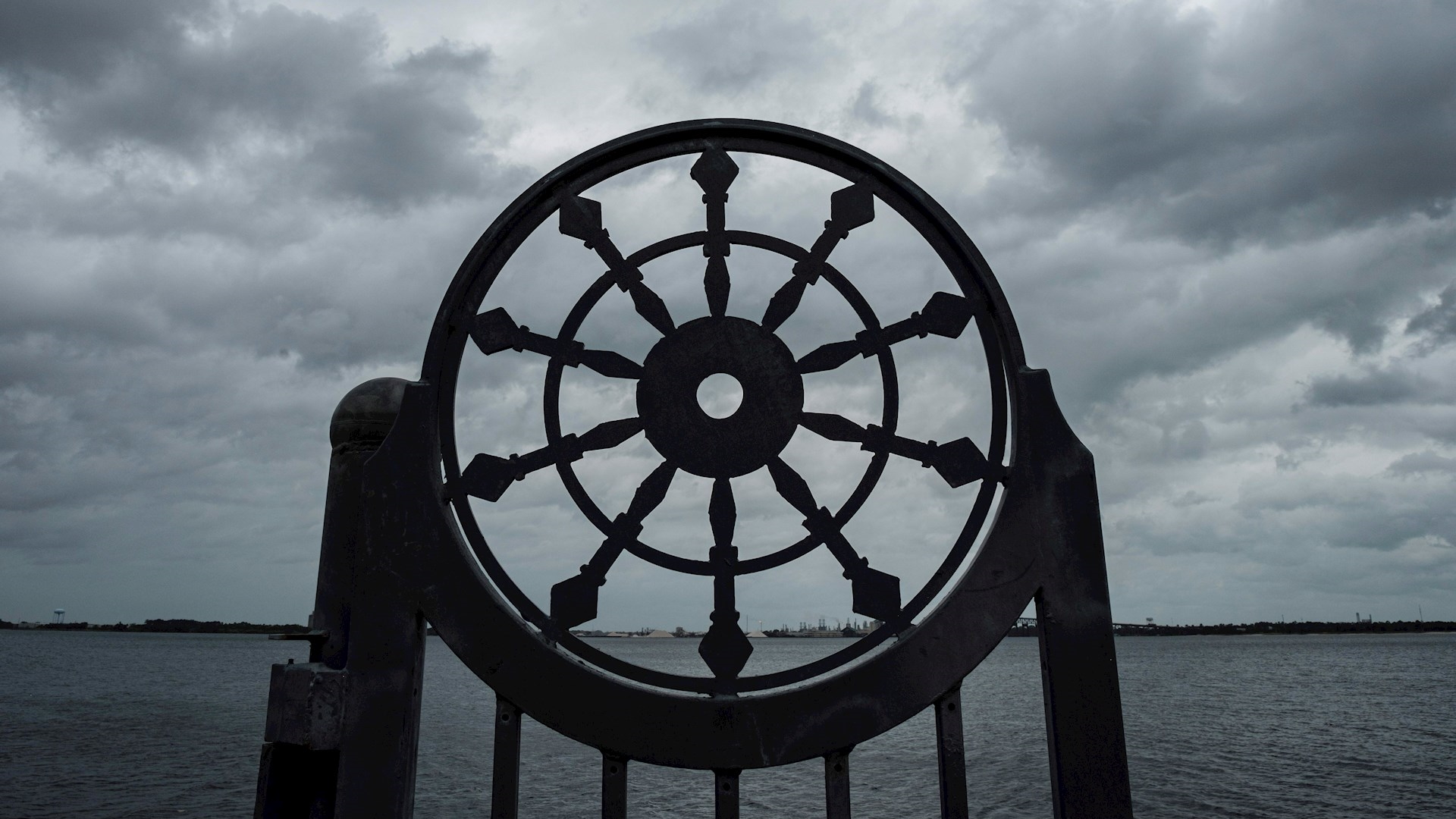 Los vientos de Laura comienzan a azotar Texas y Louisiana