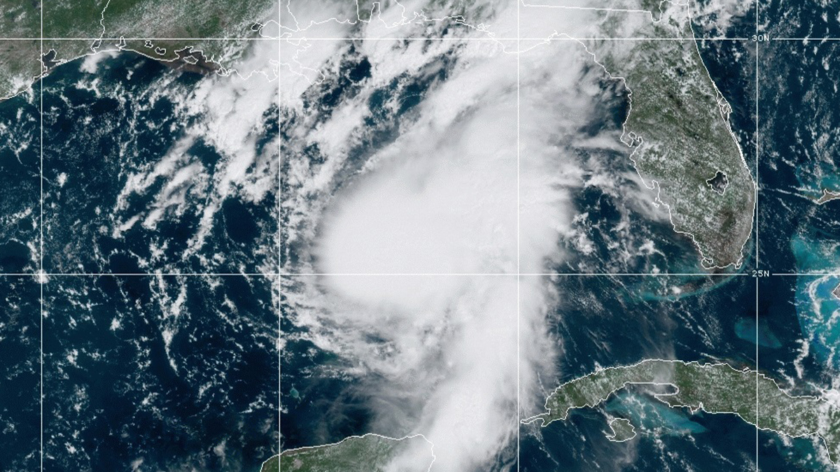 Marco se convierte en huracán categoría I en su avance a EE.UU.