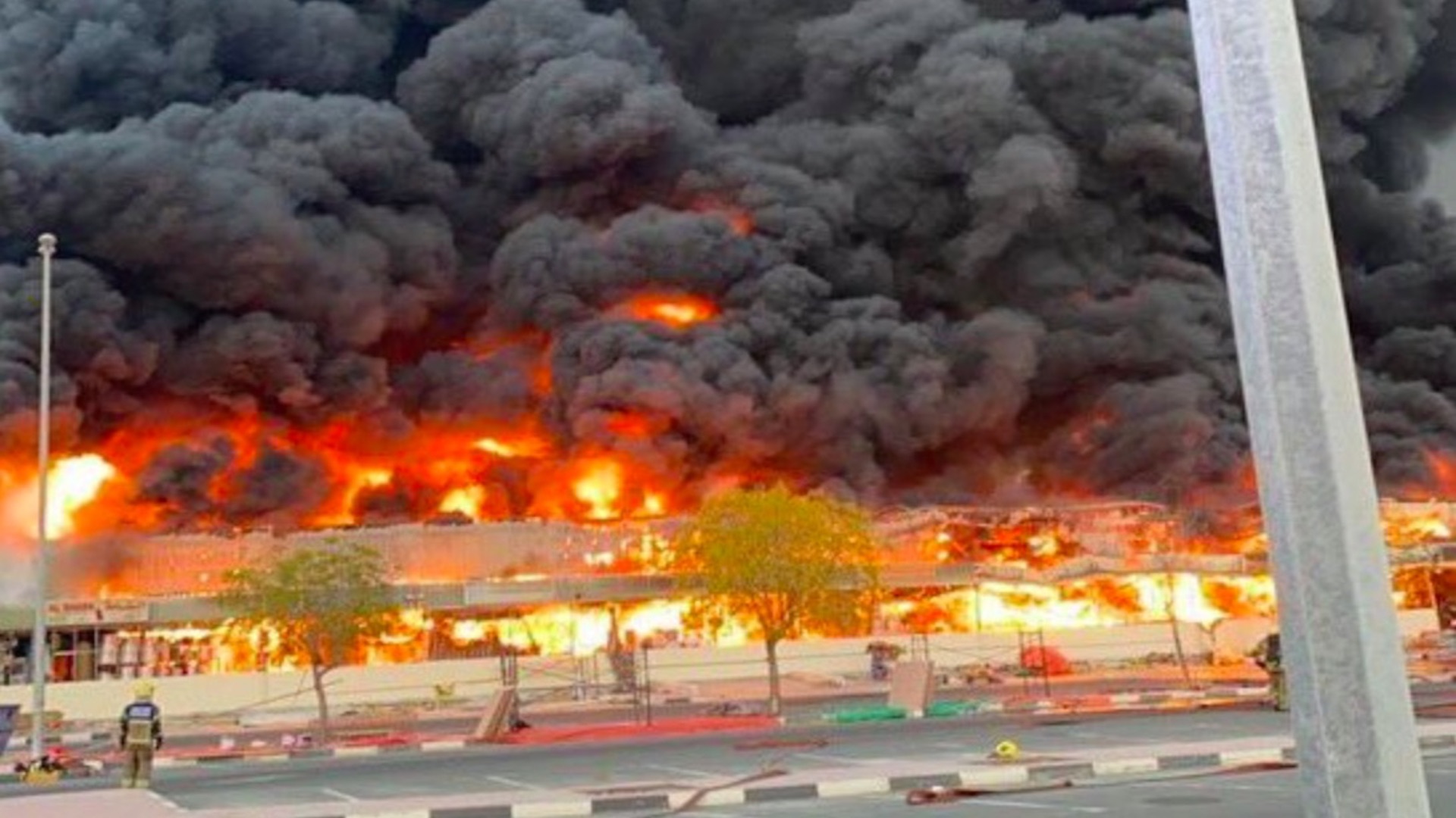 Incendio consume mercado de Ajman, en Emiratos Árabes