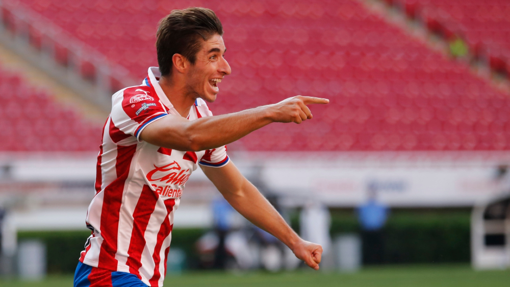 Chivas obtiene primer triunfo bajo el mando de Vucetich