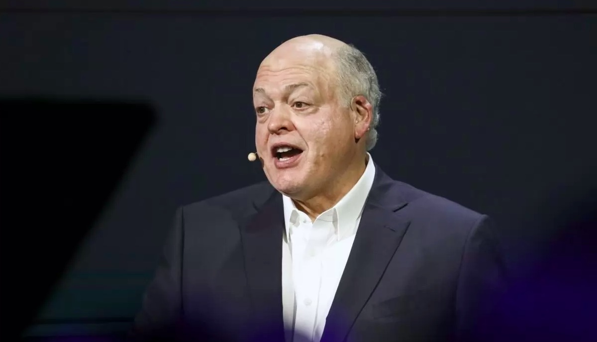 Jim Hackett, CEO de Ford, anuncia su retiro