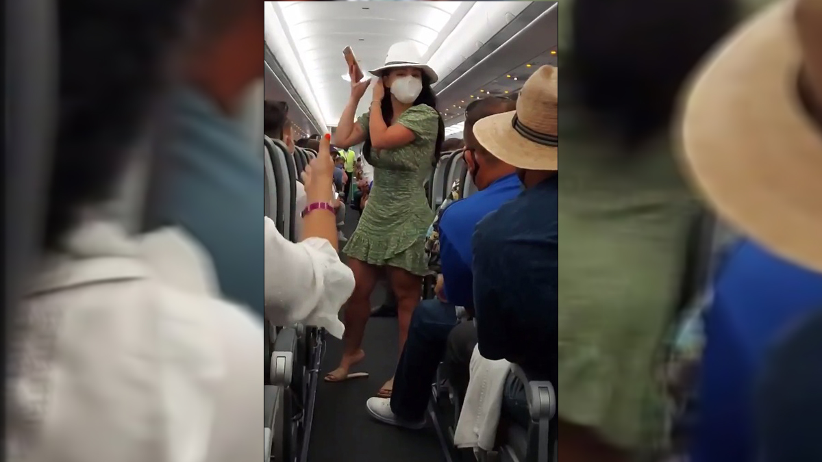 #Video ‘Lady COVID’ increpa a pasajeros de avión en Cancún