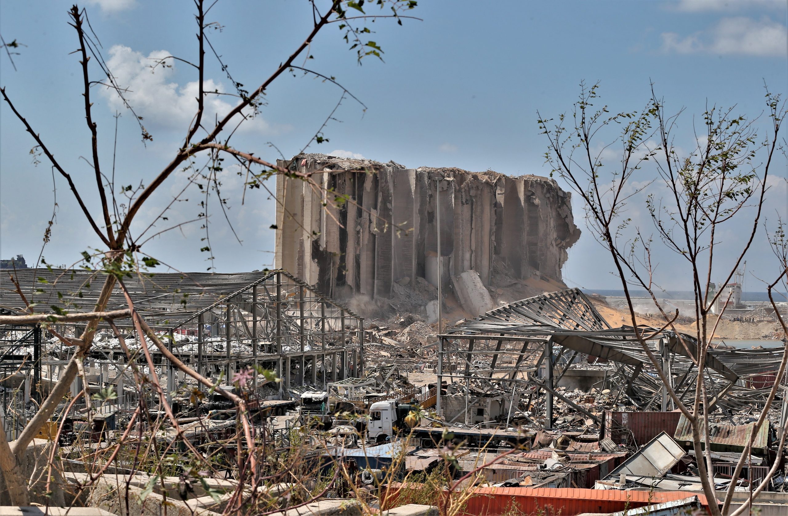Emite Interpol alerta roja contra un portugués por explosión en Beirut - libano-explosion-1-scaled