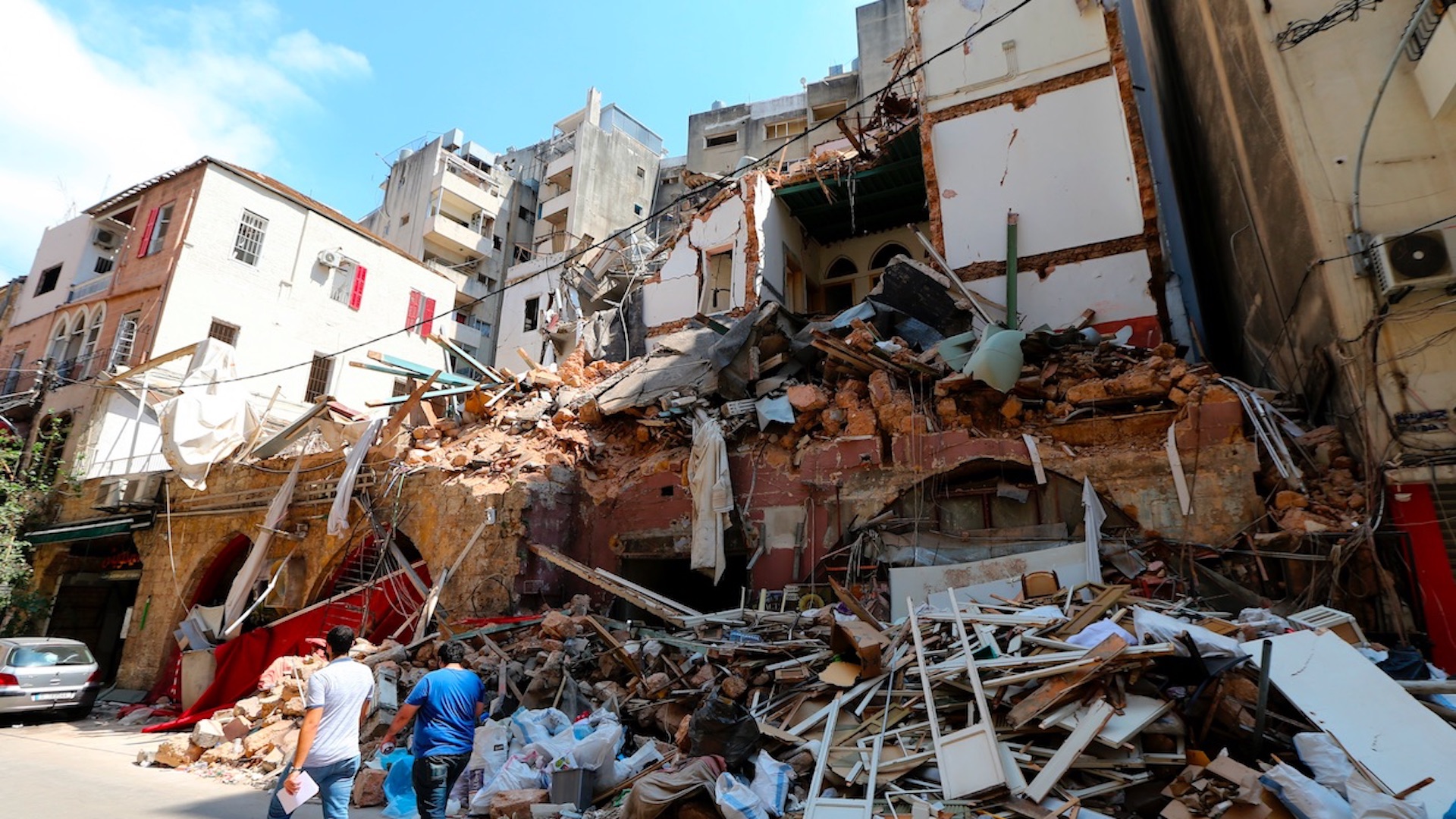 Aumentan a 182 los muertos por explosión de Beirut