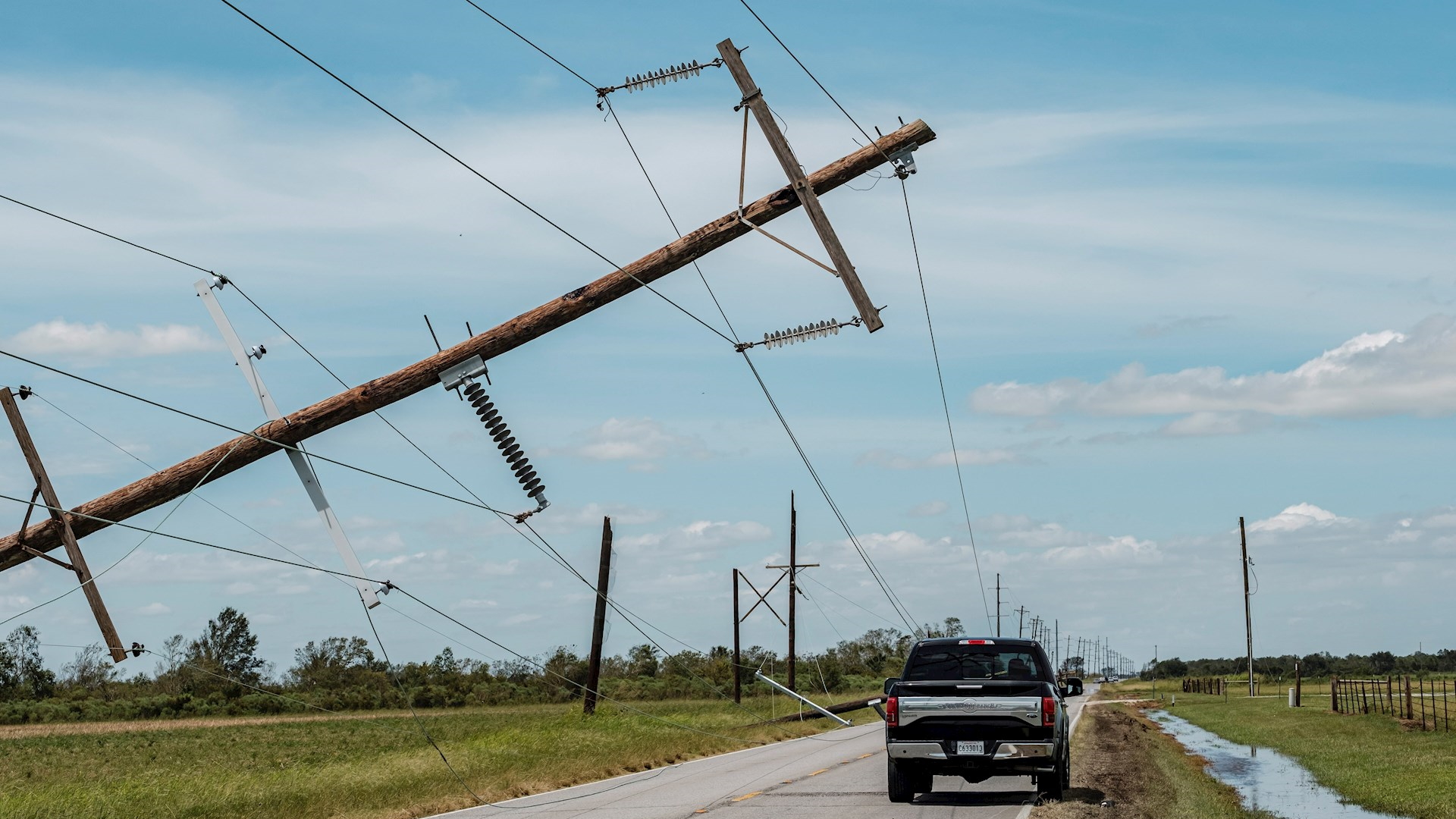 Suman al menos cuatro muertos en Luisiana por el huracán Laura