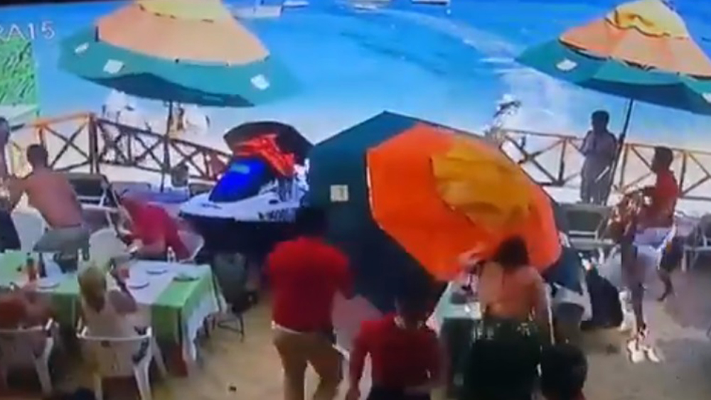 #Video Murió vendedora de artesanías en accidente de moto acuática en Cabo San Lucas #Video Murió vendedora de artesanías en accidente de moto acuática en Cabo San Lucas