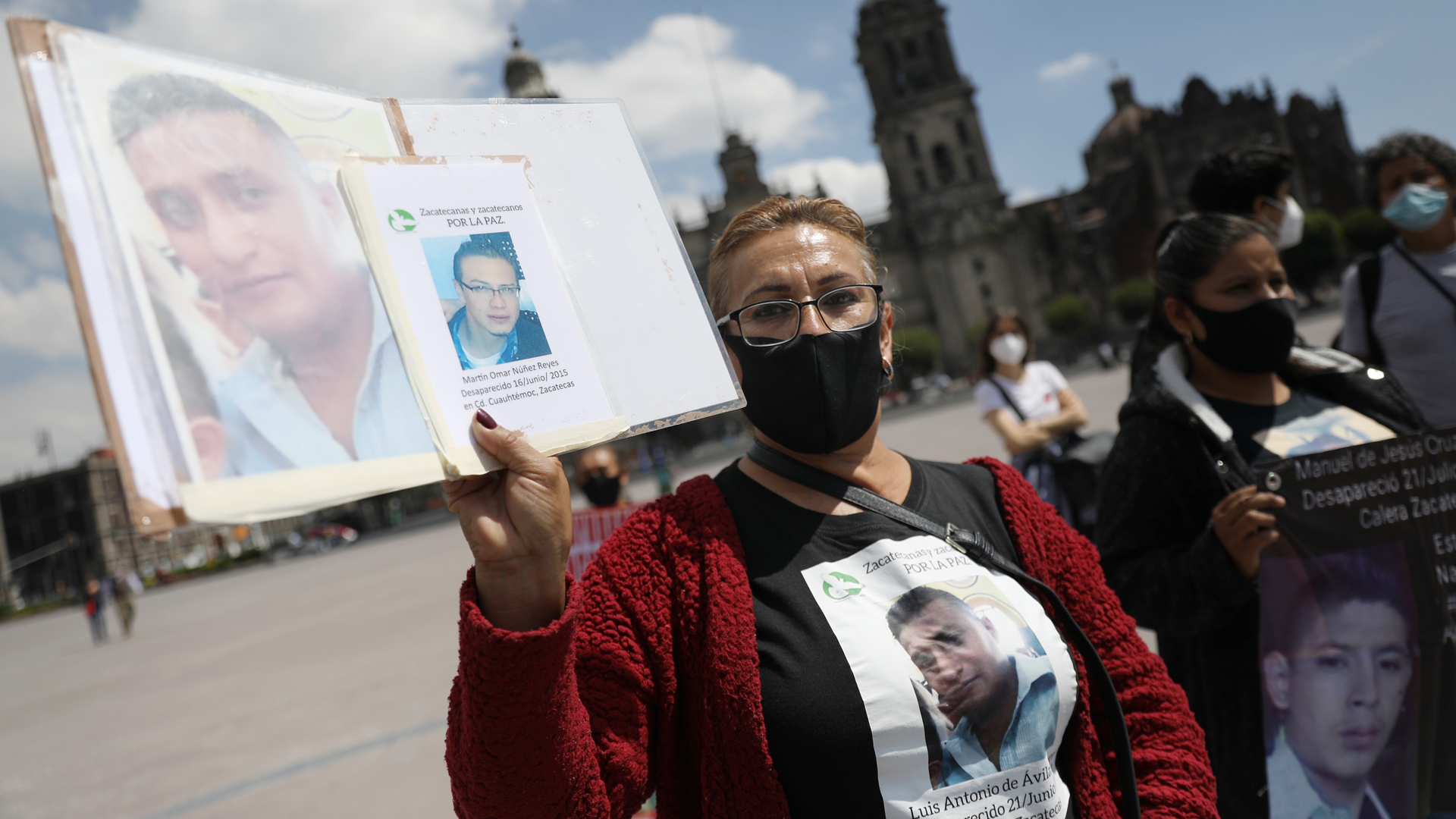 Familiares marchan en la CDMX por la memoria y justicia de sus desaparecidos