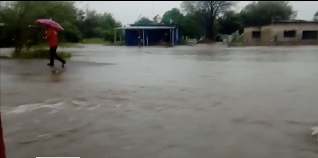 Lluvias dañan al menos 120 viviendas en costas de Oaxaca