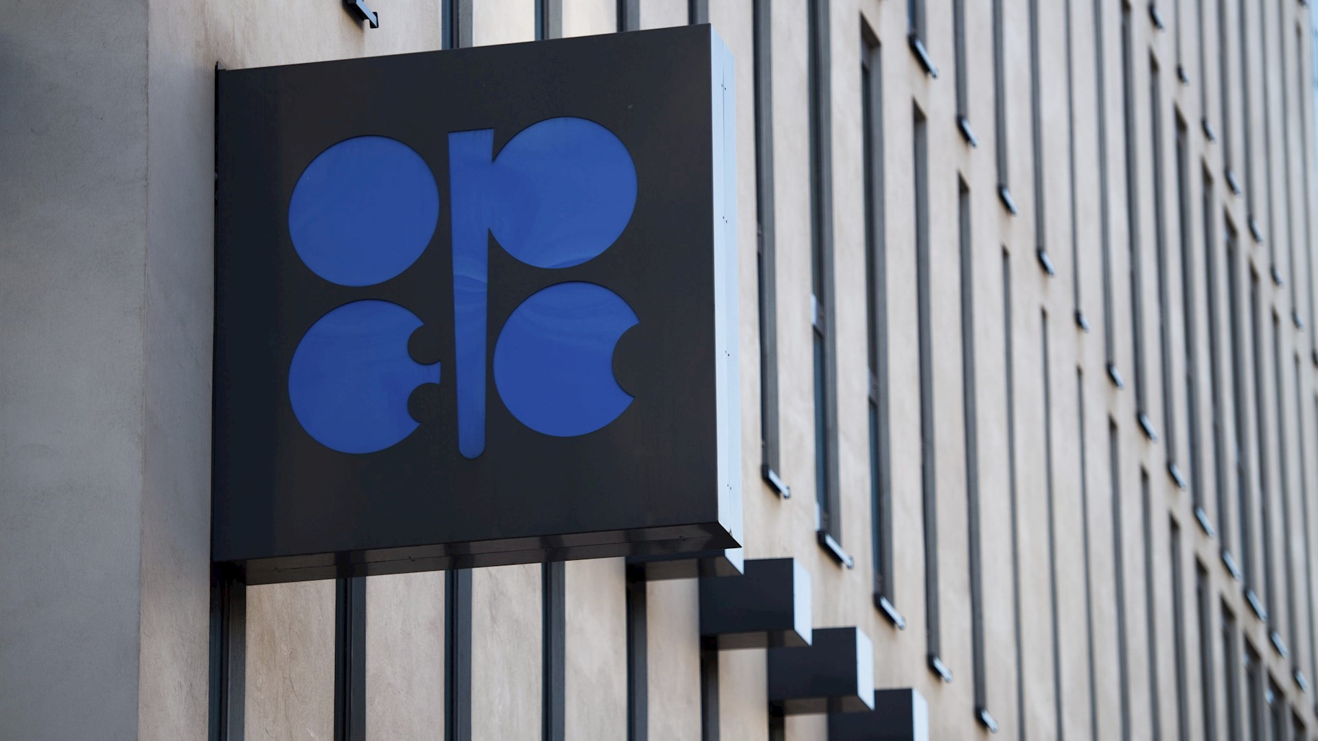 OPEP bombea en marzo 2.8 millones de barriles diarios por debajo de cuota OPEP bombea en marzo 2.8 millones de barriles diarios por debajo de cuota