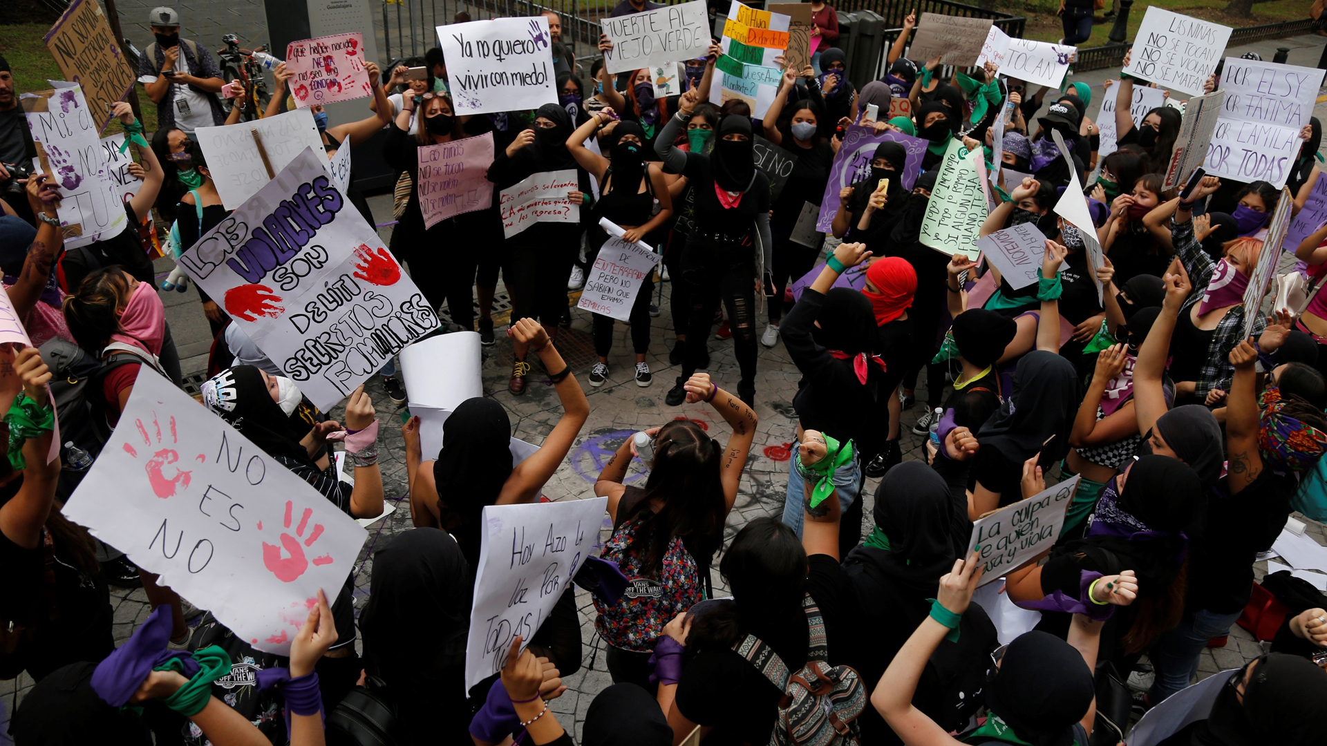 Feministas exigen justicia para menor abusada por funcionario en Puerto Vallarta - protesta-de-feministas-en-gdl-jalisco
