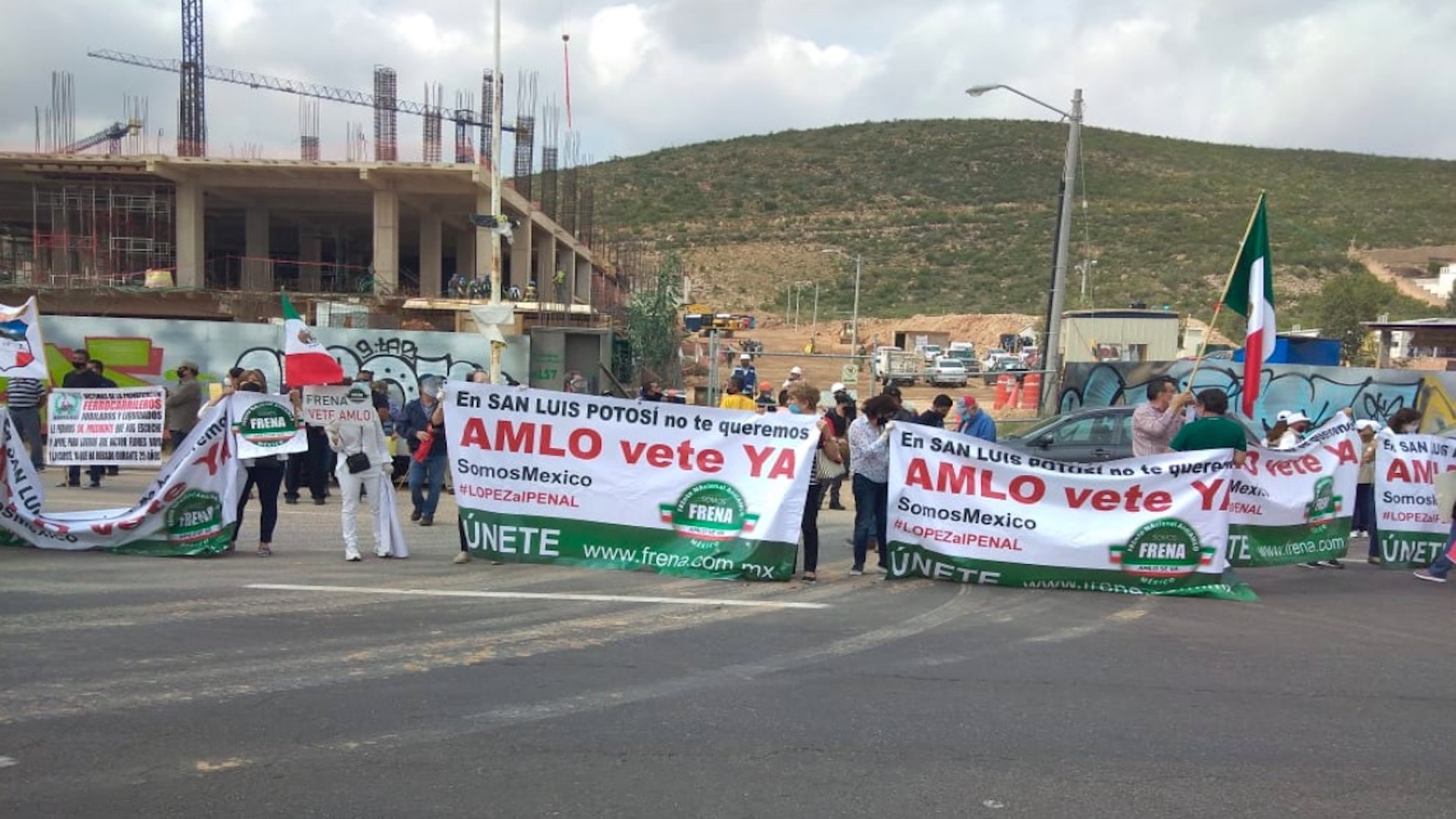Protestas en SLP durante reunión de la Conago