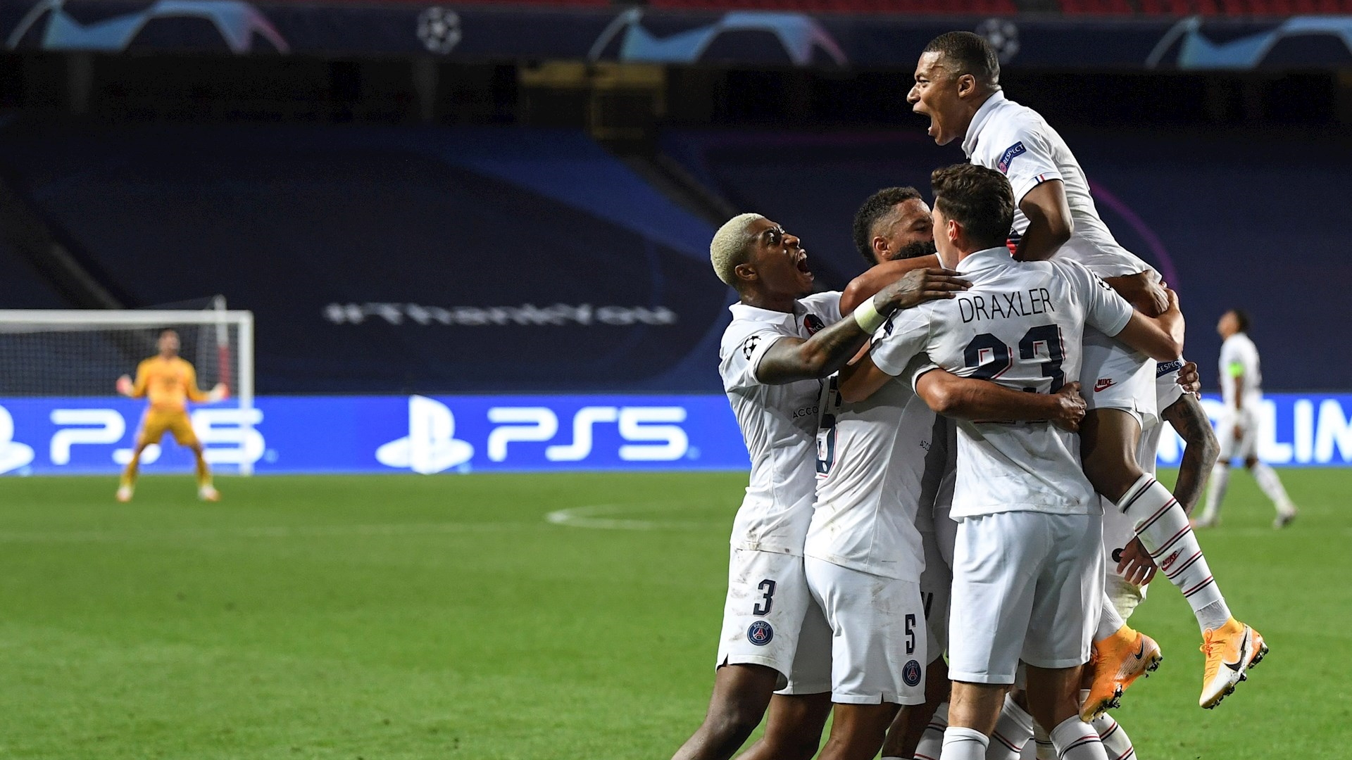 PSG pasa a semifinal de la Champions por primera vez en su historia PSG pasa a semifinal de la Champions por primera vez en su historia