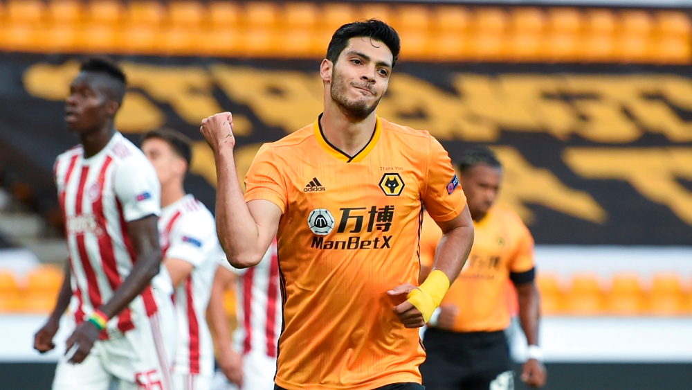 Raúl Jiménez le da la ventaja al Wolverhampton en Europa League