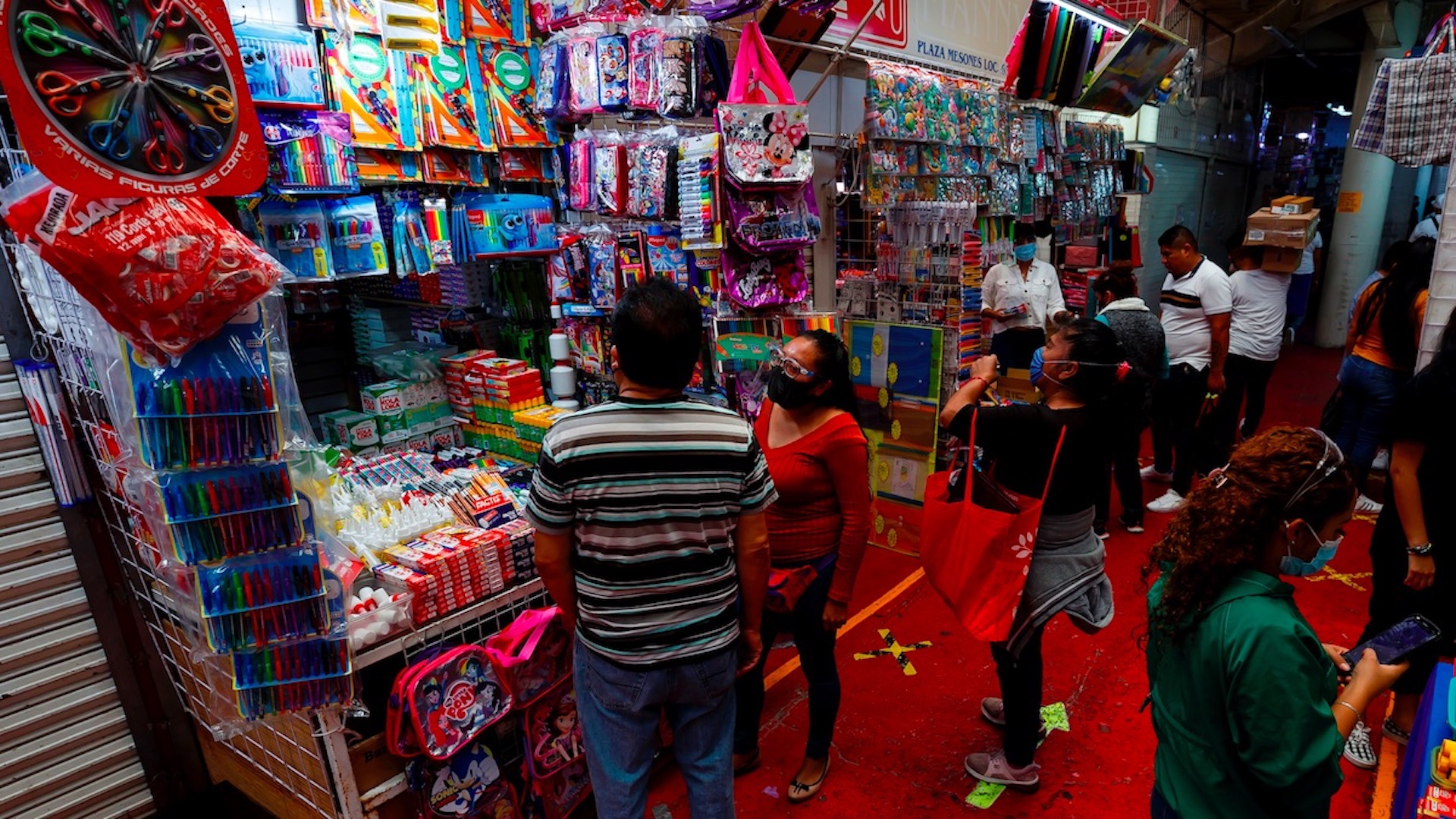 Regreso a clases atípico provoca caída de 70 por ciento en venta de artículos escolares - regresos-a-clases