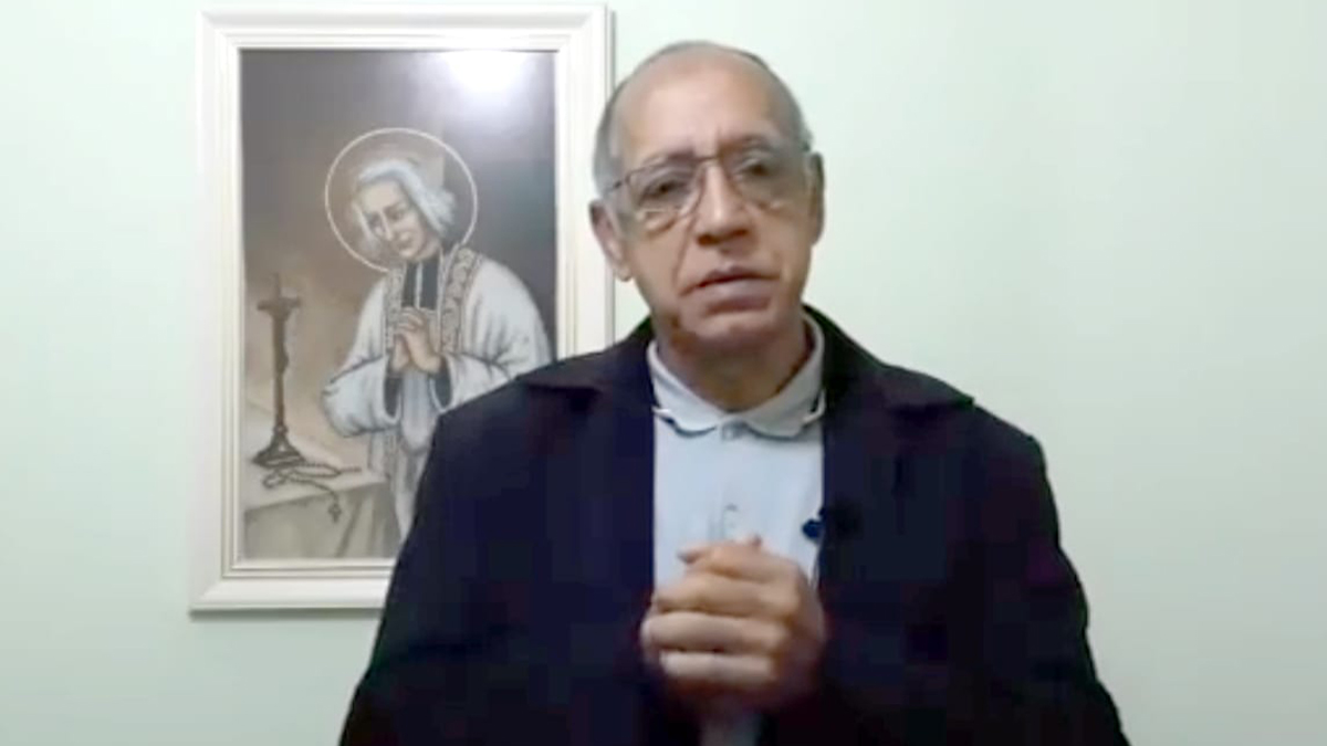 #Video Sacerdote brasileño “deseó” que fieles que no van a misa no accedan a vacuna contra COVID-19