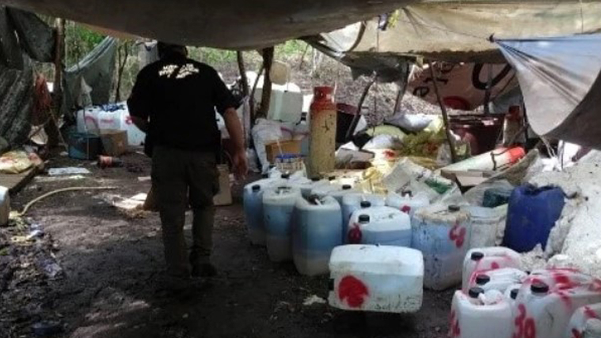 Decomisan en Sinaloa más de 65 toneladas de sustancias químicas para elaboración de drogas