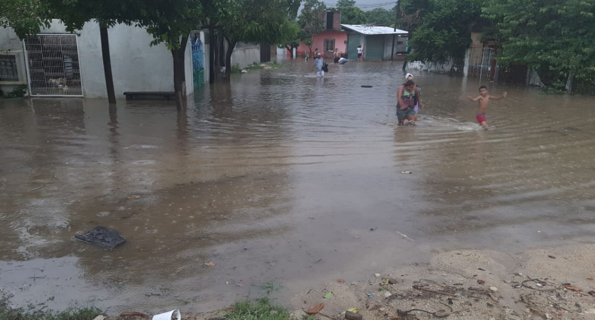 Se desborda río en Tututepec, Oaxaca, por fuertes lluvias - tututepec-oaxaca-danos-inundacion-rio-lluvias-tormentas-2