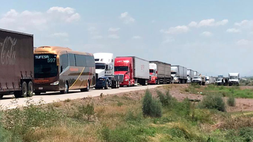 López Obrador evade bloqueo de campesinos en Sonora