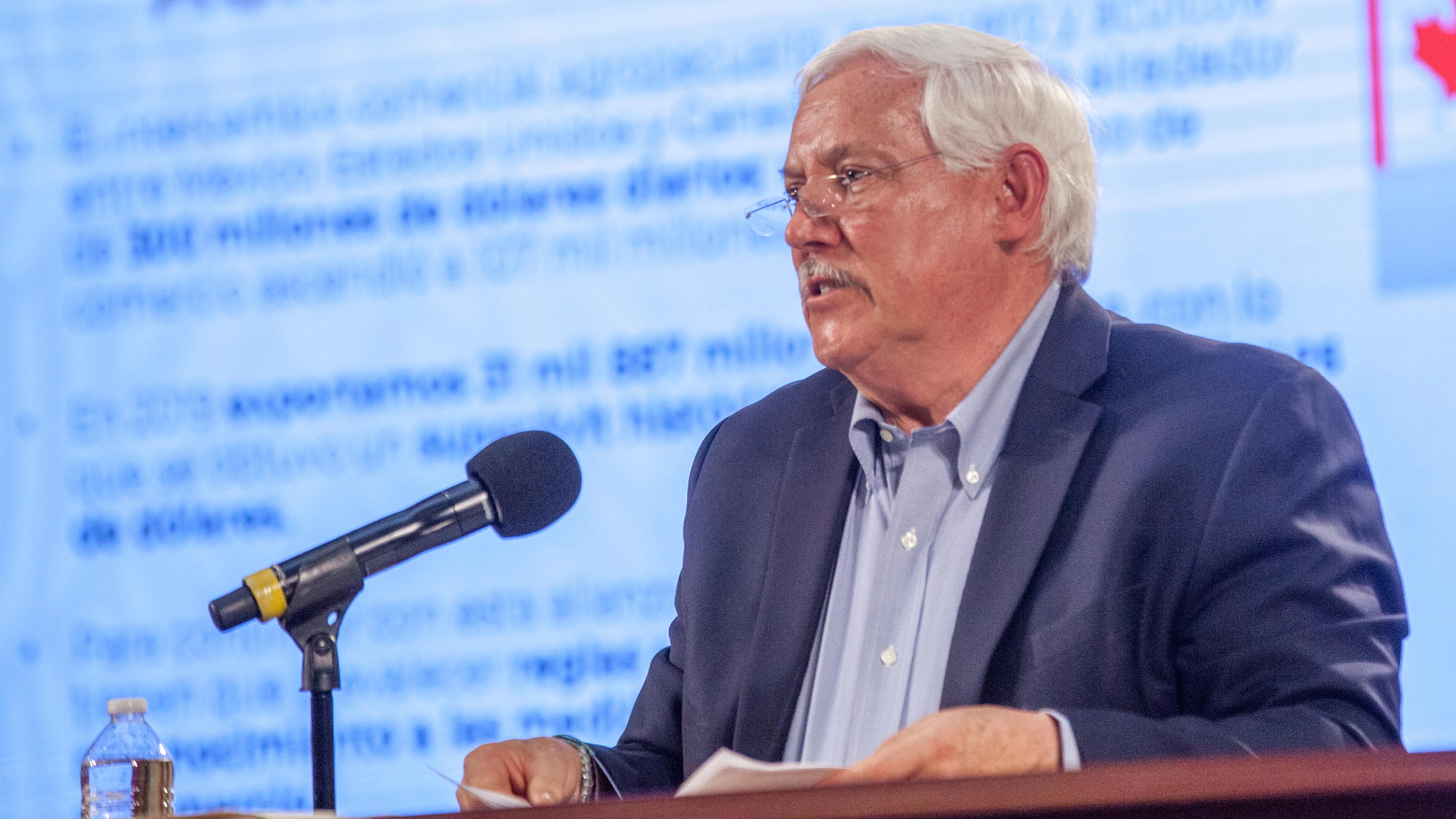 Sader no debe ofrecer disculpas a Semarnat por anteproyecto de glifosato, responde Villalobos