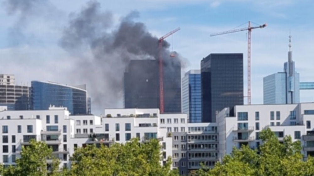 Controlan incendio en torre del World Trade Center de Bruselas, Bélgica