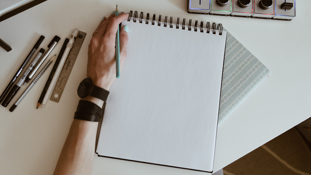 Ser zurdo dejó de ser estigma, pero hay trabajo por hacer: IMSS