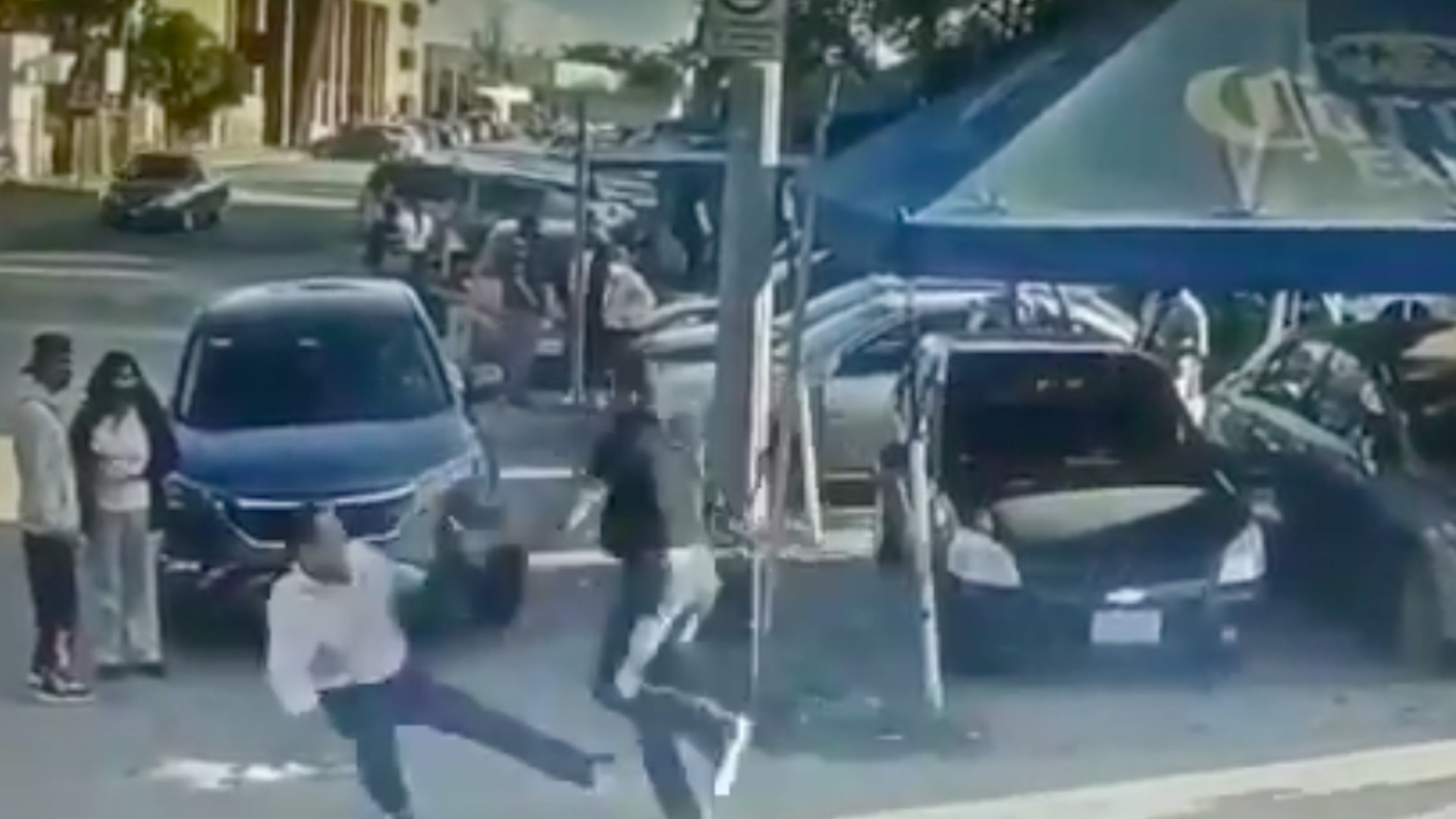 #Video Creyó que era el violador de su hija y lo apuñaló