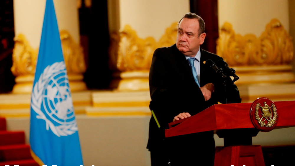 Presidente de Guatemala contrae COVID-19