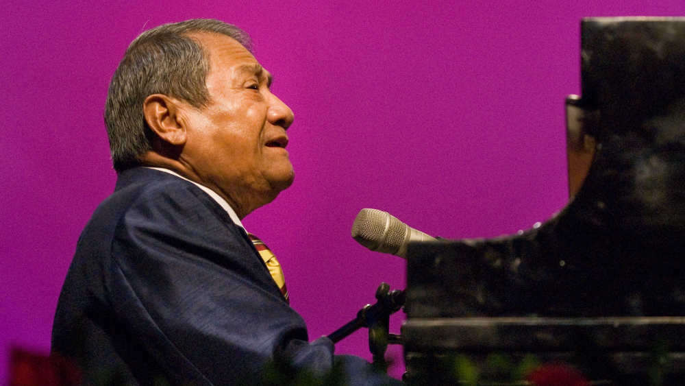 Armando Manzanero será el homenajeado de honor en los Latin Billboards Armando Manzanero será el homenajeado de honor en los Latin Billboards