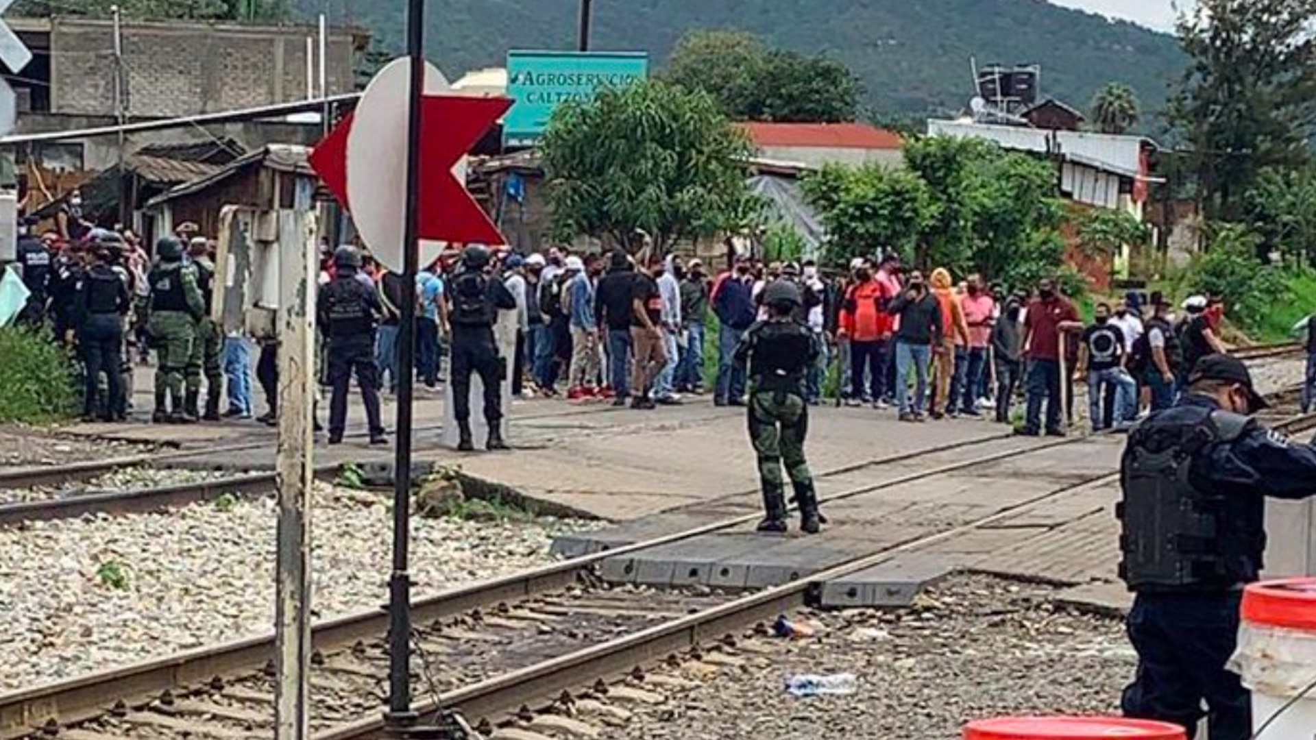 Bloqueos a vías de tren en Michoacán dejan perdidas de 300 millones de pesos