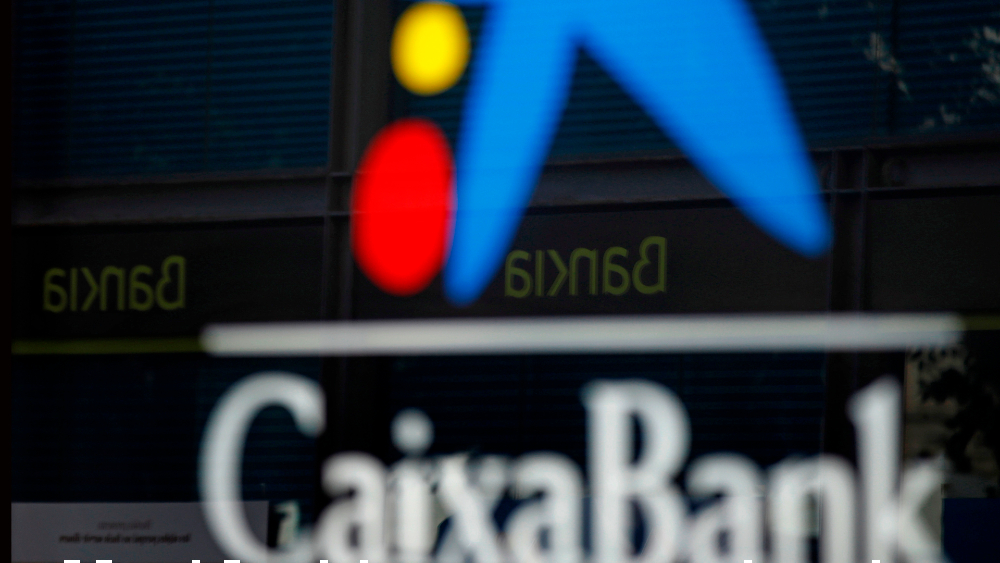 CaixaBank y Bankia dan luz verde a crear el primer banco en España