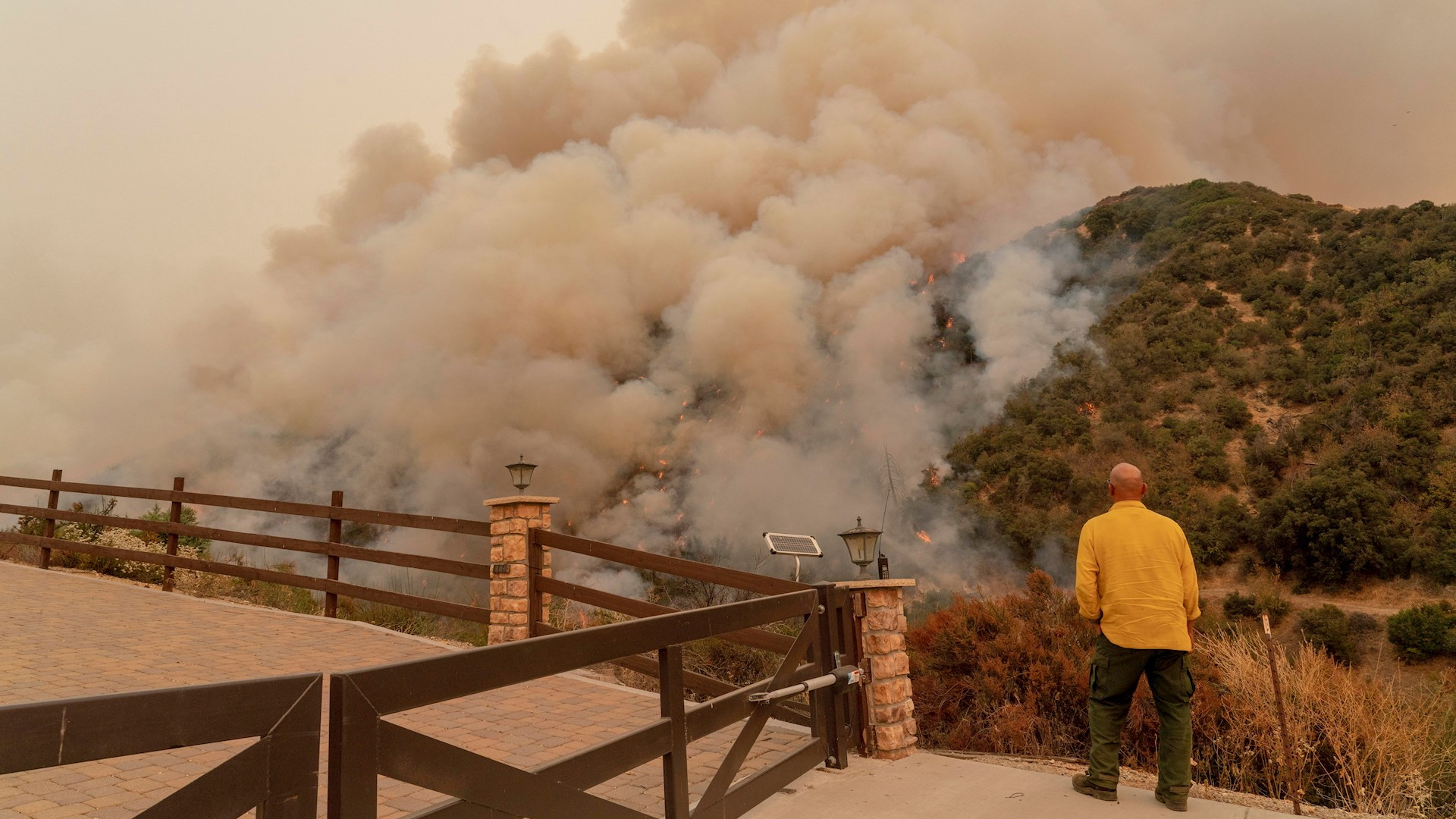California vive su segunda oleada de incendios del verano en plena ola de calor California vive su segunda oleada de incendios del verano en plena ola de calor