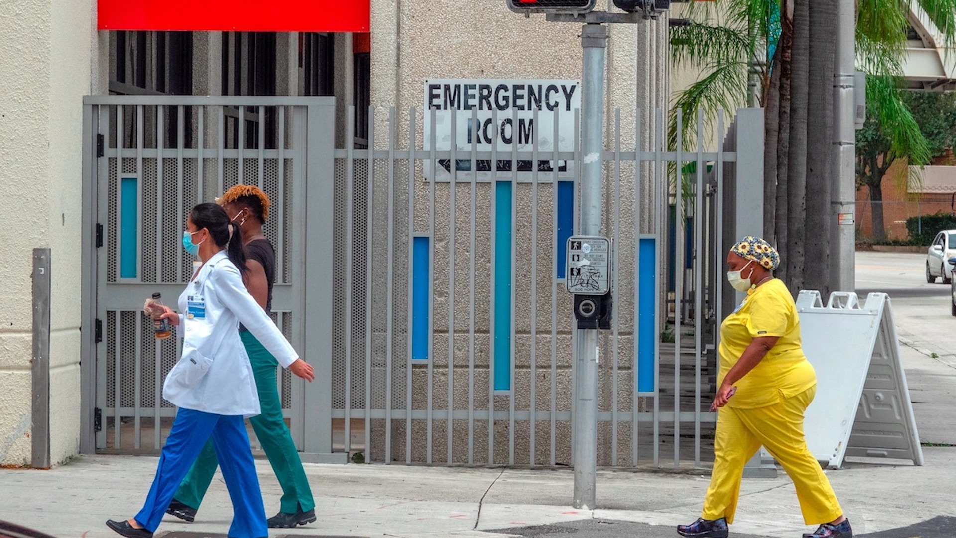 Estados Unidos rebasa oficialmente los siete millones de contagios de COVID-19