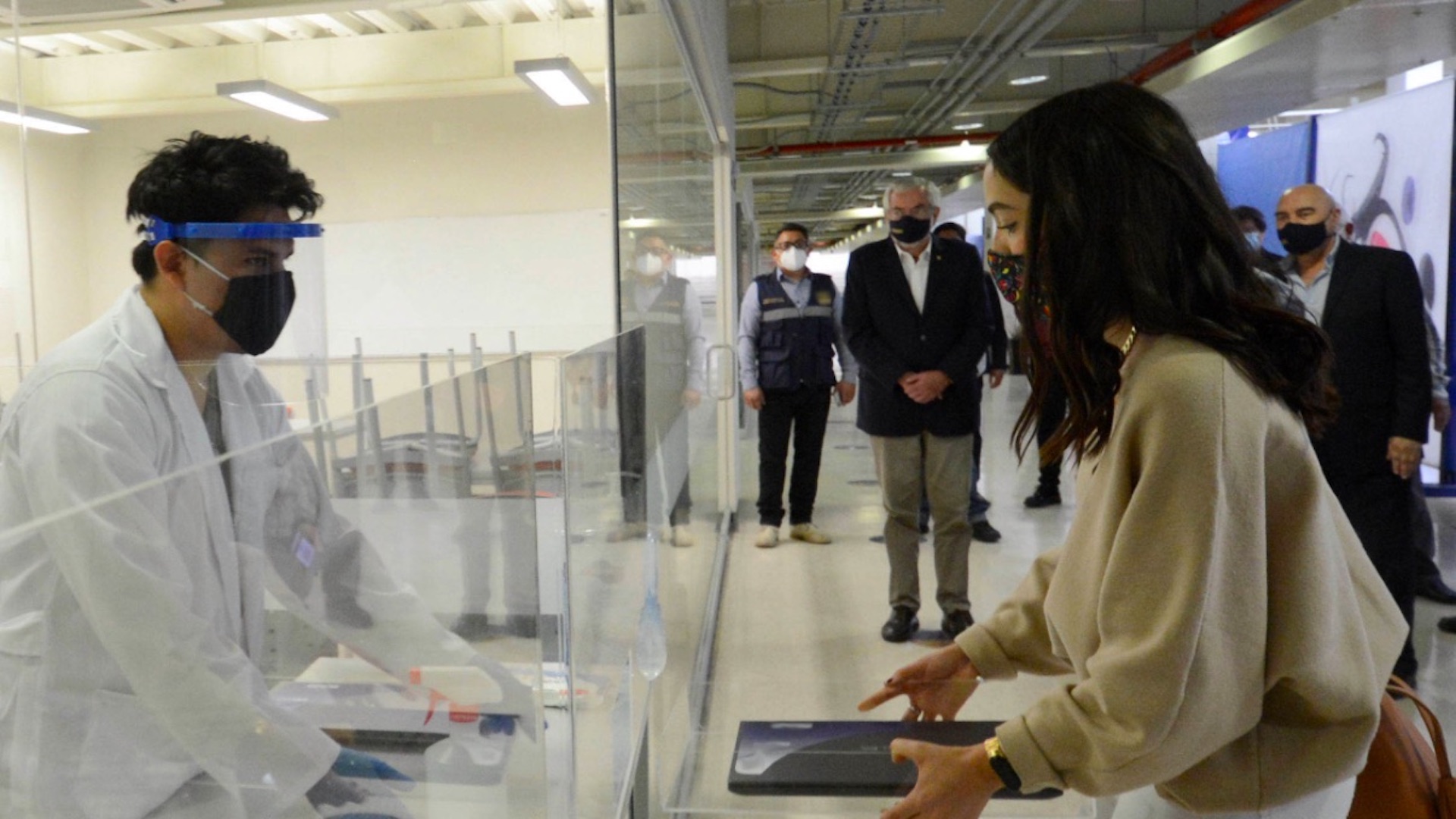 UNAM adquirirá 20 mil tabletas con internet para facilitar el aprendizaje de estudiantes de escasos recursos