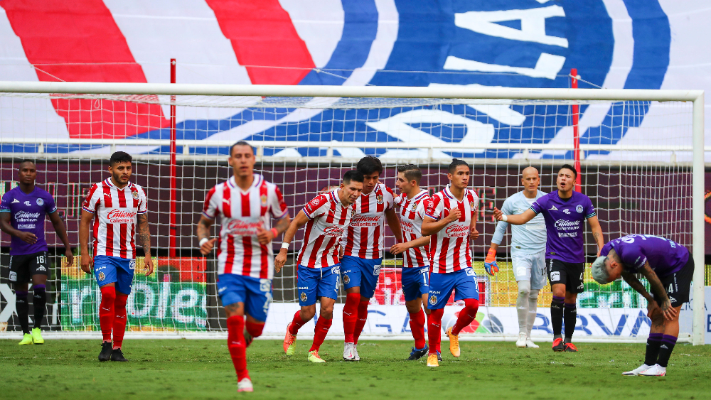 Con gol de Macías, Chivas vence a Mazatlán