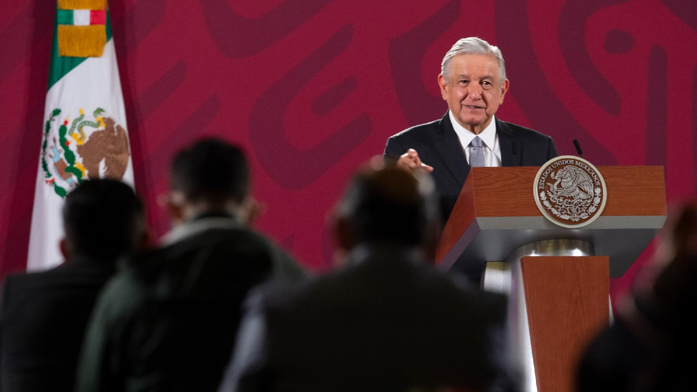 AMLO asegura que México “es un país más justo, más digno” con respecto al cumplimiento de sus 100 compromisos AMLO asegura que México “es un país más justo, más digno” con respecto al cumplimiento de sus 100 compromisos