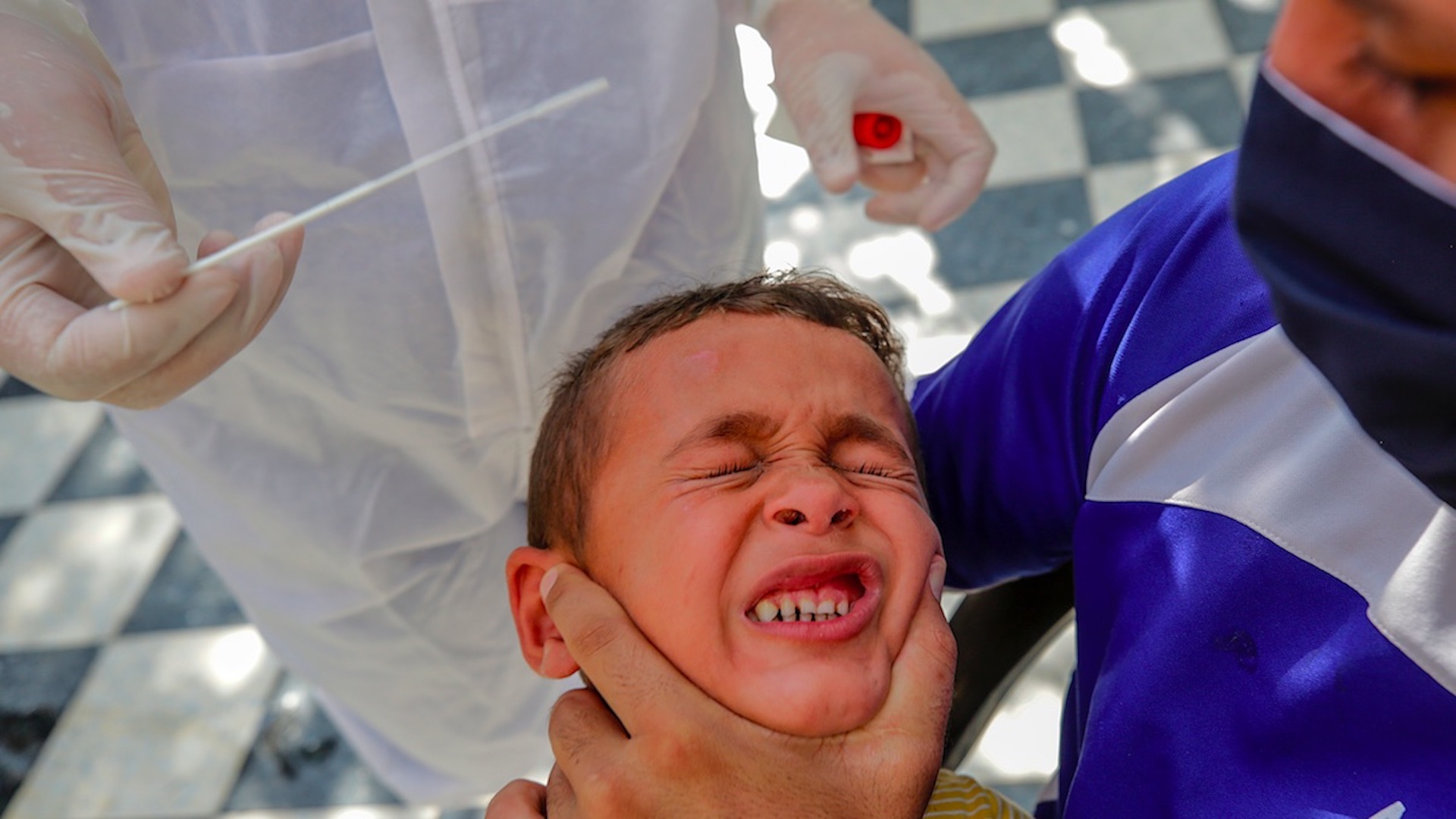 La pandemia de verdad apenas llegará, advierte virólogo alemán; urgente cambiar cosas para afrontarla, asegura