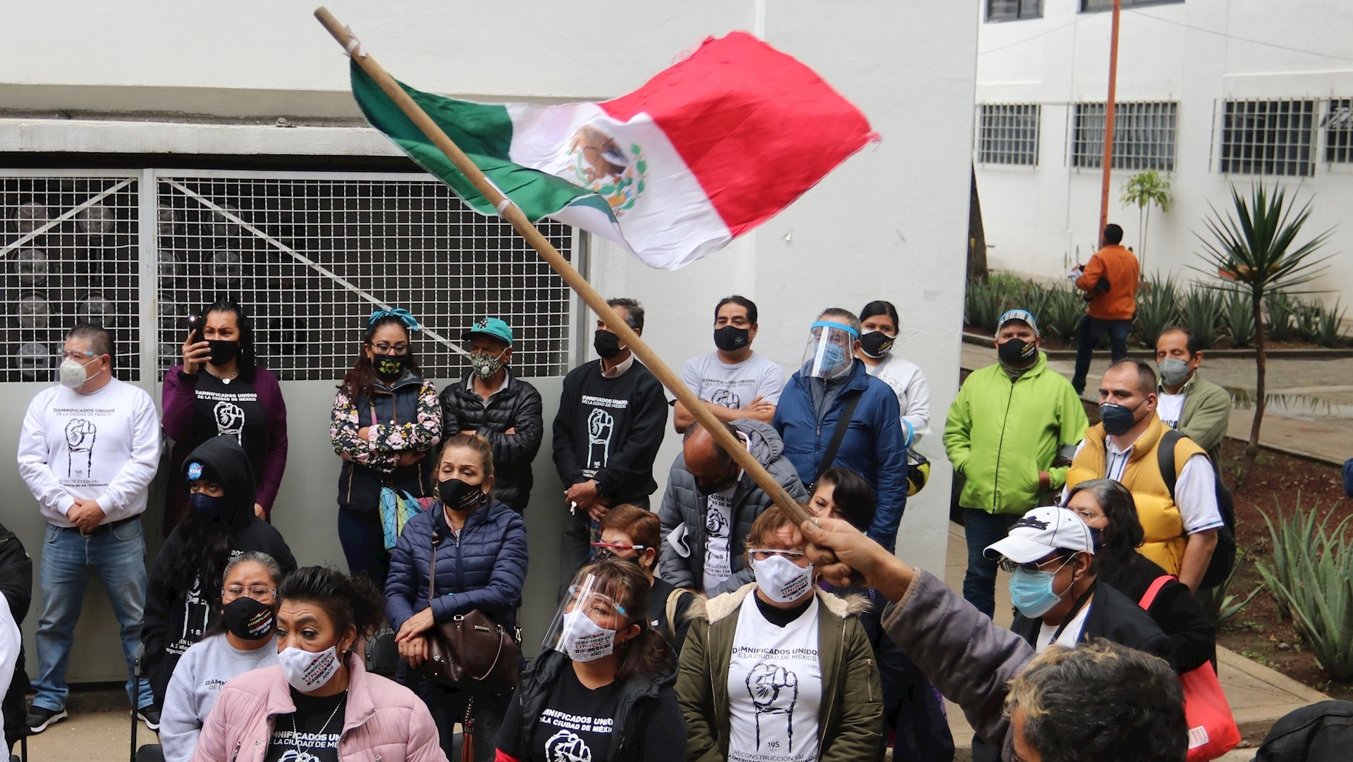 México recuerda víctimas de terremotos de 1985 y 2017 con misas y homenaje