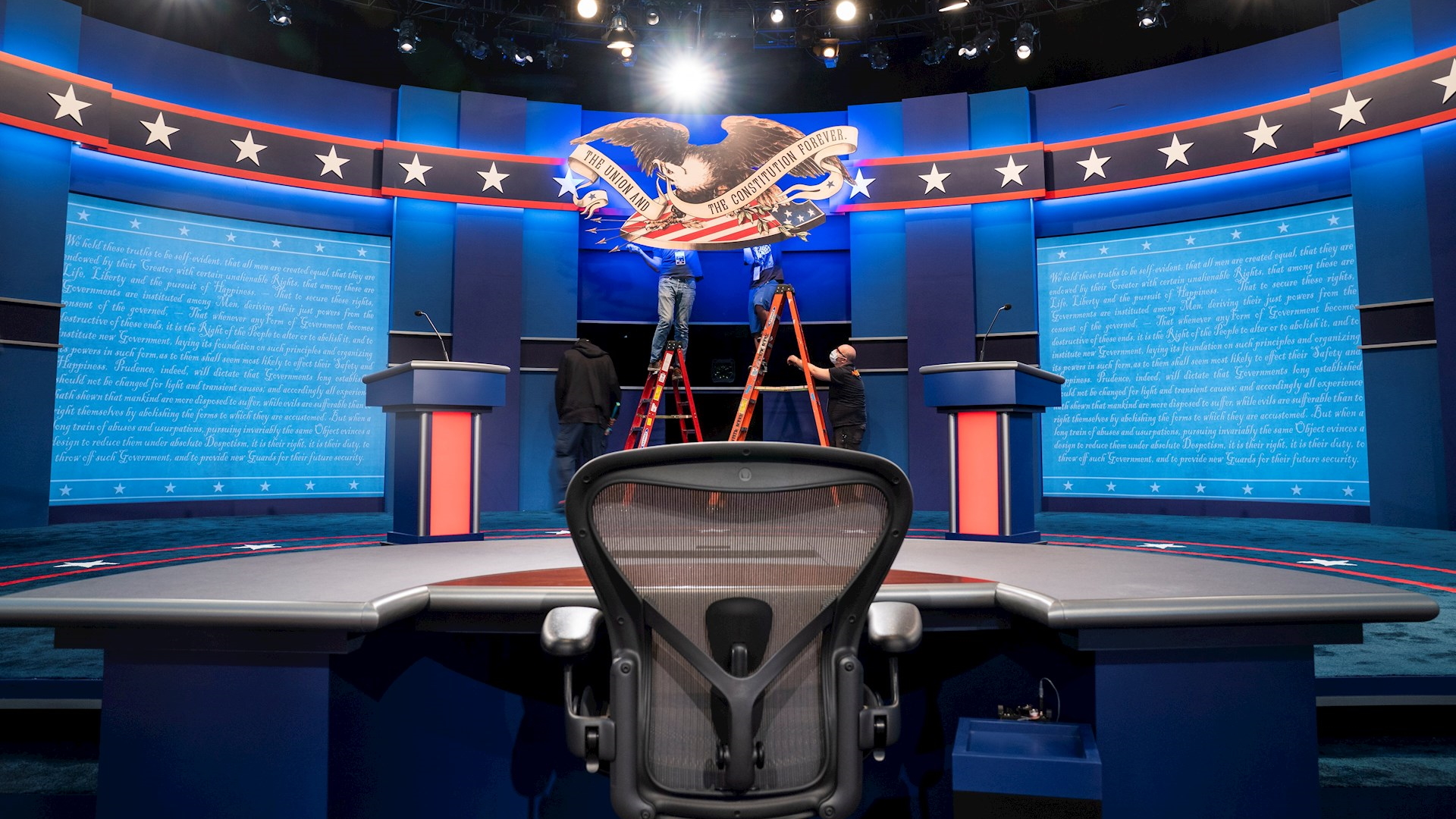 Donald Trump y Joe Biden celebran el primer debate presidencial en Cleveland, Ohio