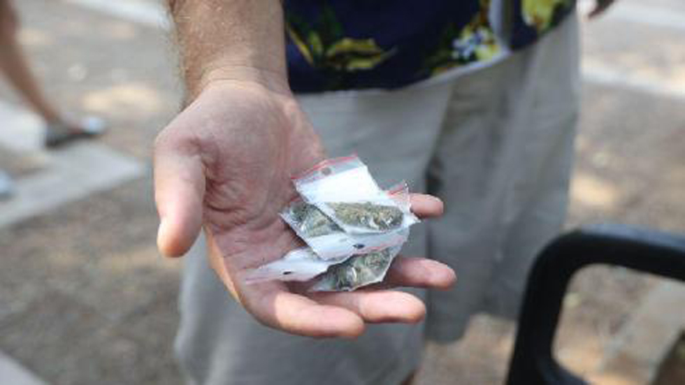 #Video Llueven en Tel Aviv dosis de mariguana