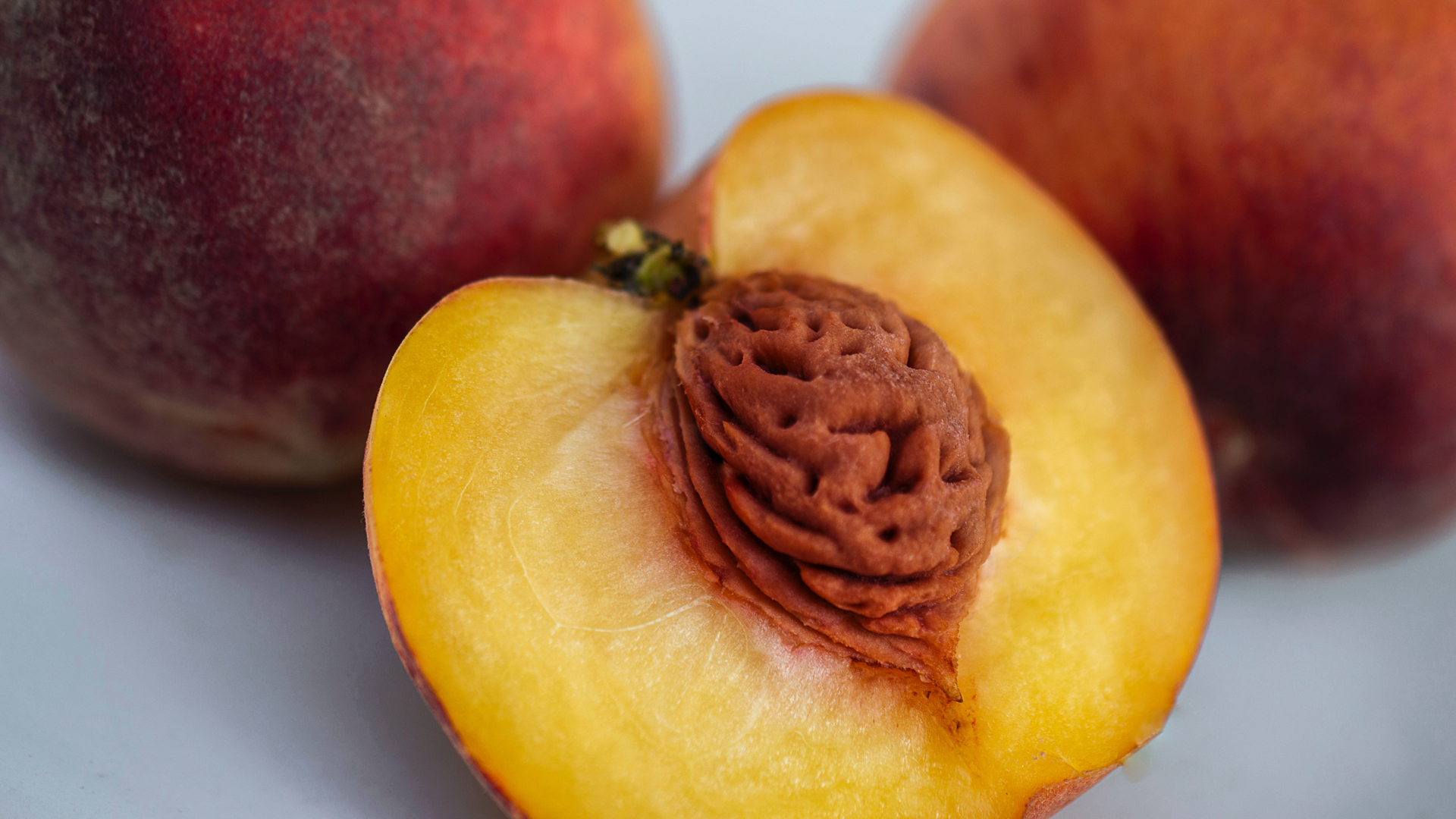 Detecta Cofepris duraznos importados de EE.UU. por brote de salmonelosis