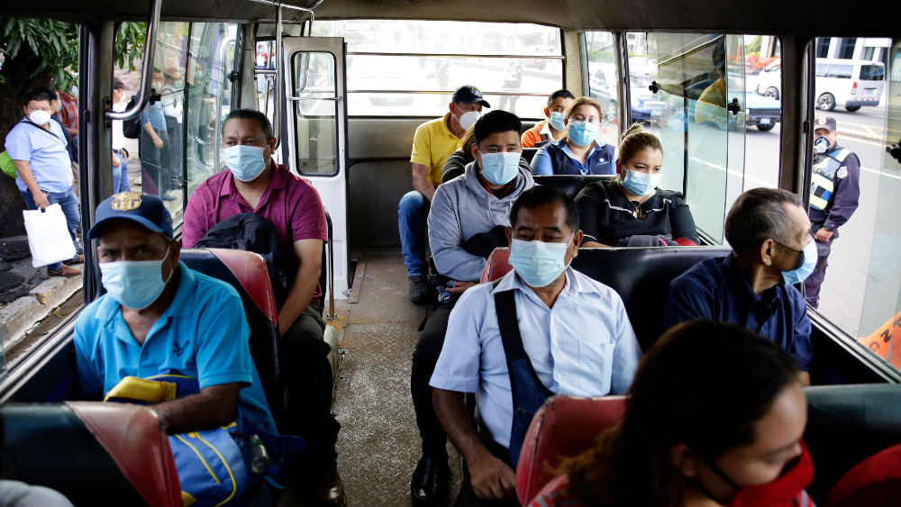 Casos de COVID-19 a nivel mundial se elevan a 25.3 millones