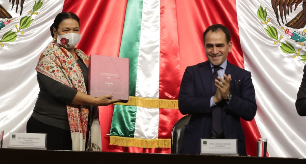 De la crisis "vamos a salir todos juntos", asegura Herrera en entrega del Paquete Económico 2021 - entrega-presupuesto-2021-5