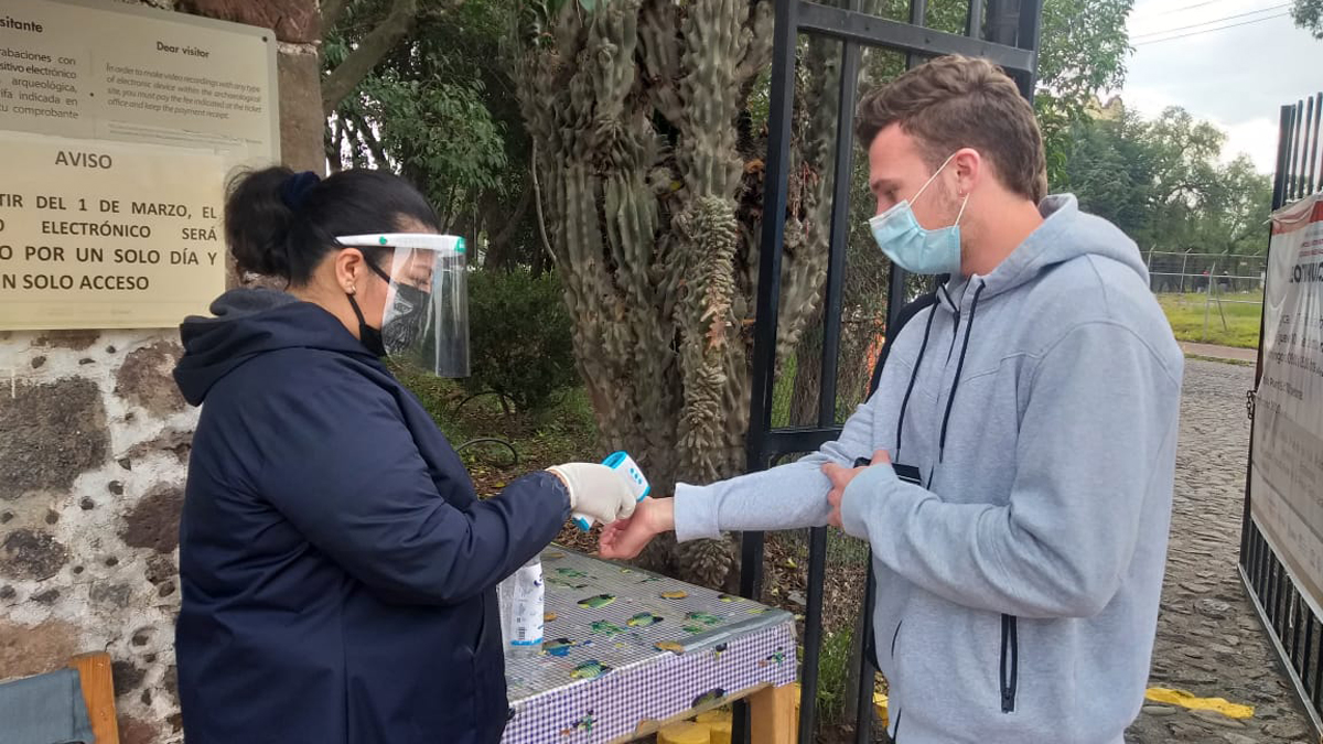 Reabre Zona Arqueológica de Teotihuacan tras cinco meses cerrada - filtro-de-ingreso-de-visitantes-a-teotihuacan