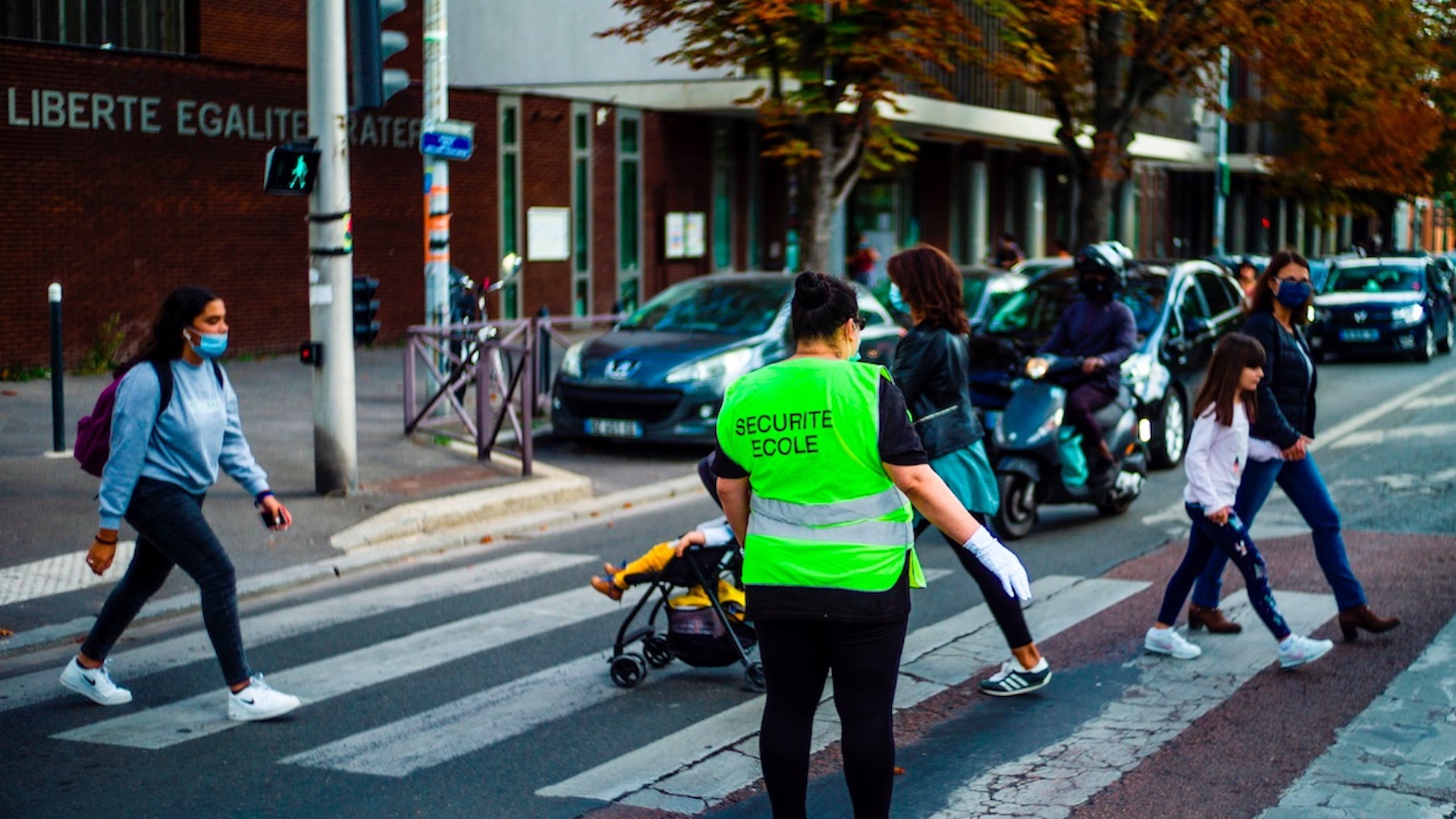 Francia suma más de 7 mil casos de COVID-19 en 24 horas; continúa incremento de contagios