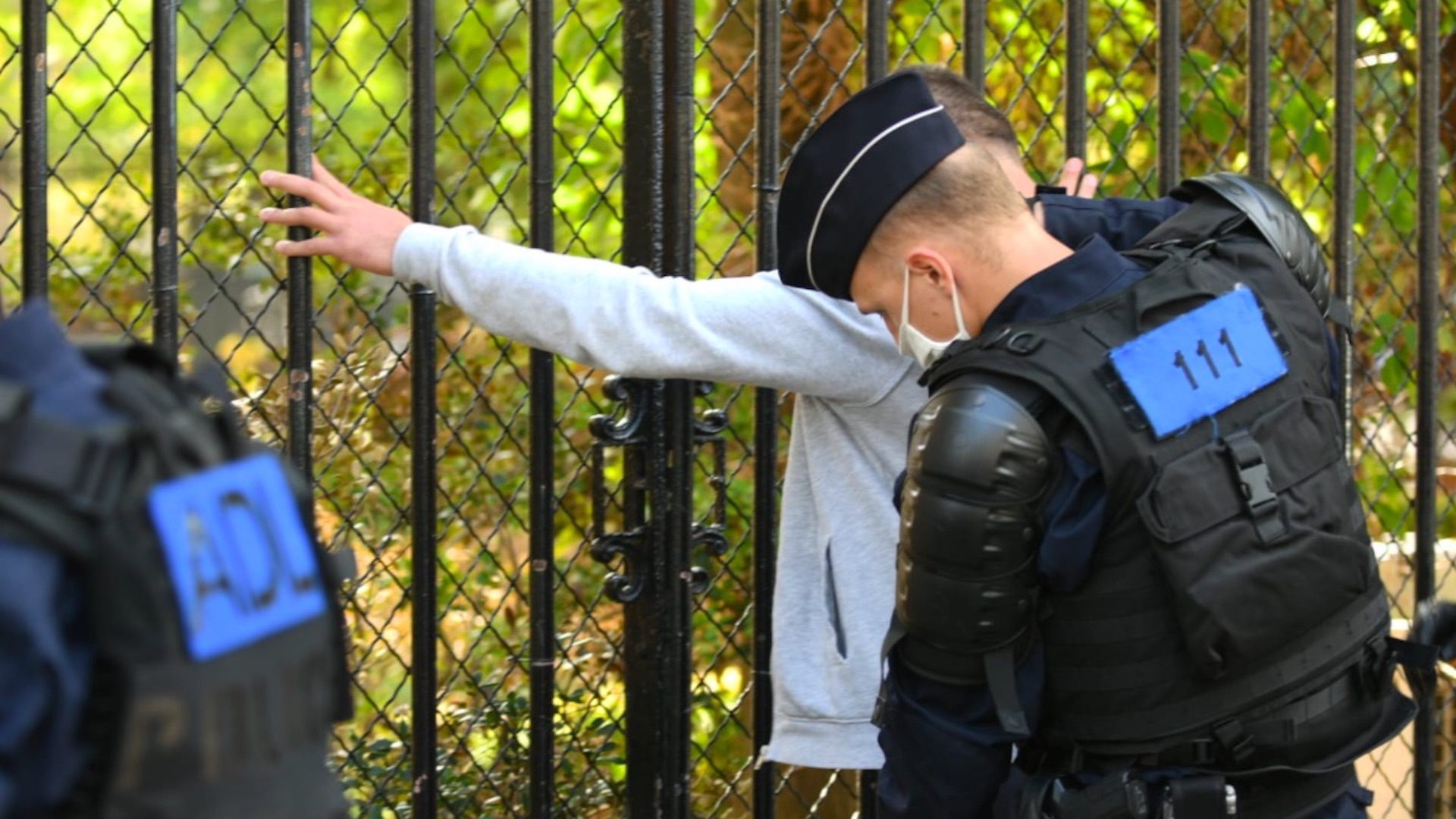Al menos 200 detenidos en París en protesta de los “chalecos amarillos”