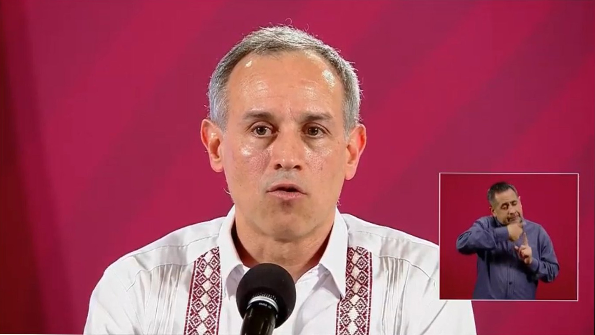 Hugo López-Gatell debería dar paso a alguien más serio y riguroso, sugiere El País