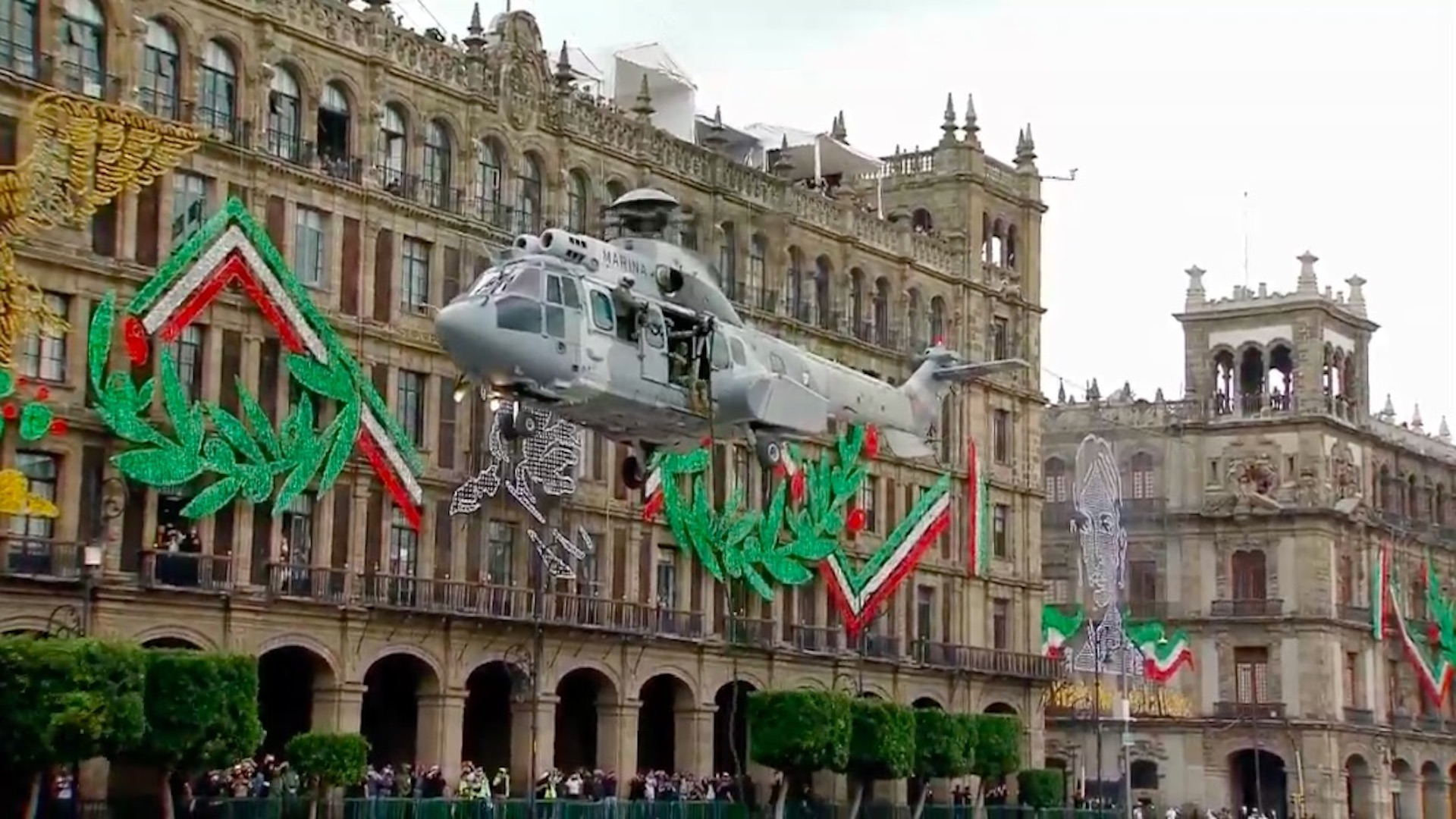 Sin público y con medidas sanitarias, así se llevó a cabo el desfile militar por la Independencia de México - helicopteros-sedena