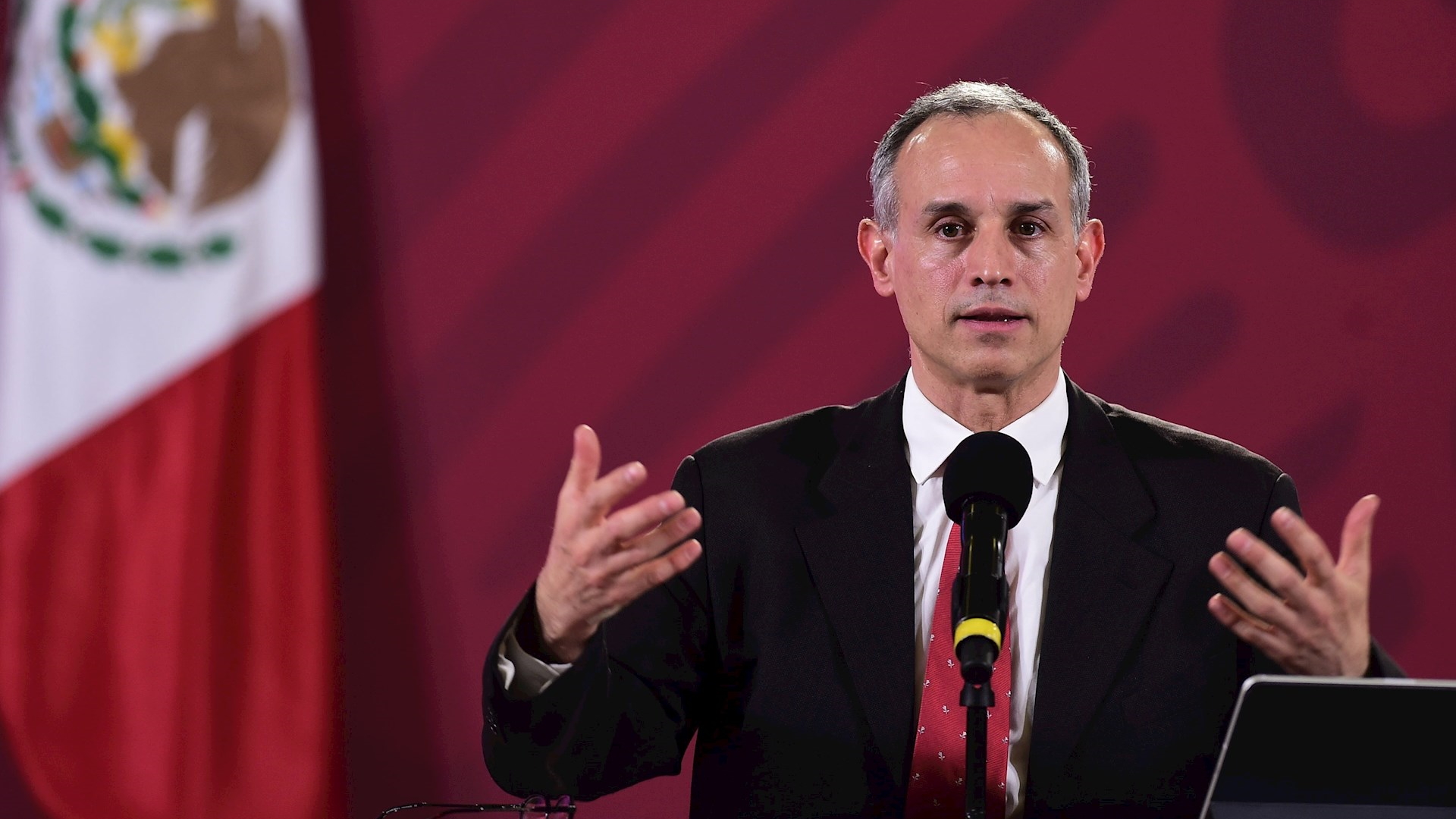 Propuestas de exsecretarios de Salud serían “fórmulas mágicas” para controlar la pandemia, ironiza López-Gatell Propuestas de exsecretarios de Salud serían “fórmulas mágicas” para controlar la pandemia, ironiza López-Gatell