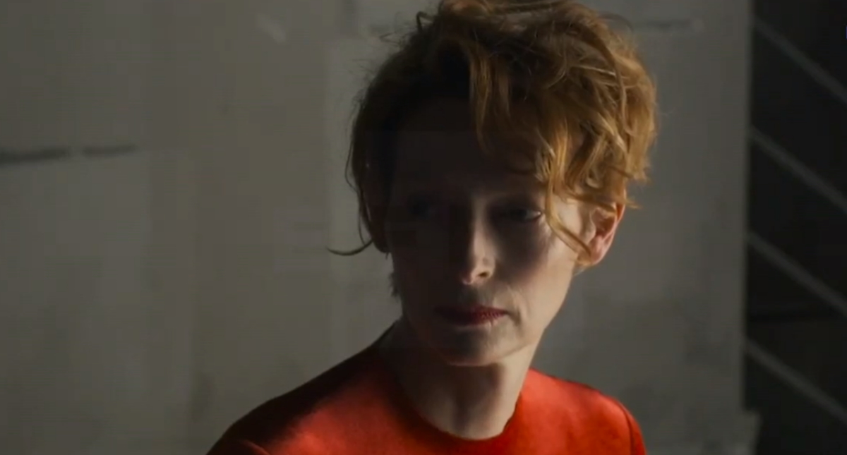 Almodóvar trabaja en un western y en una distopía sobre los cines cerrados